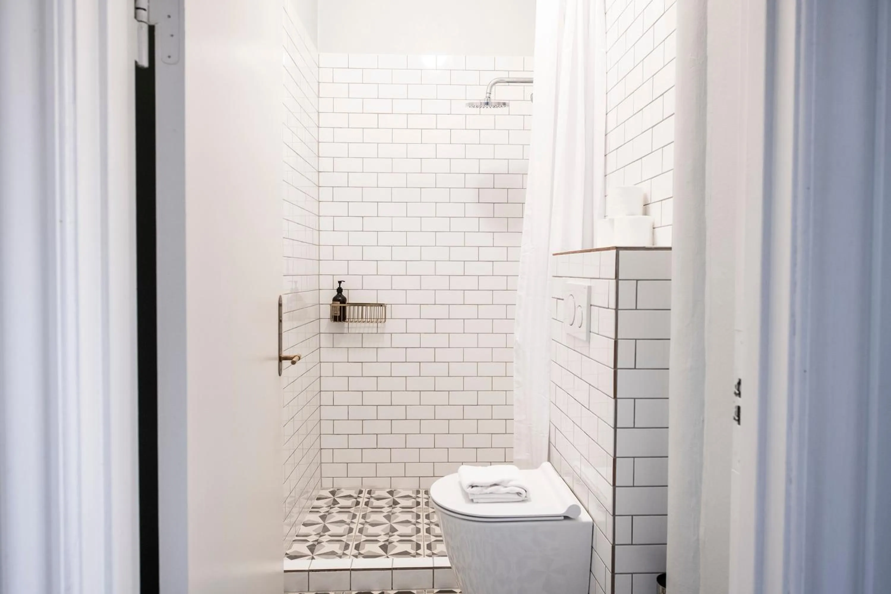Bathroom in The Citadel Apartments by Daniel&Jacob's