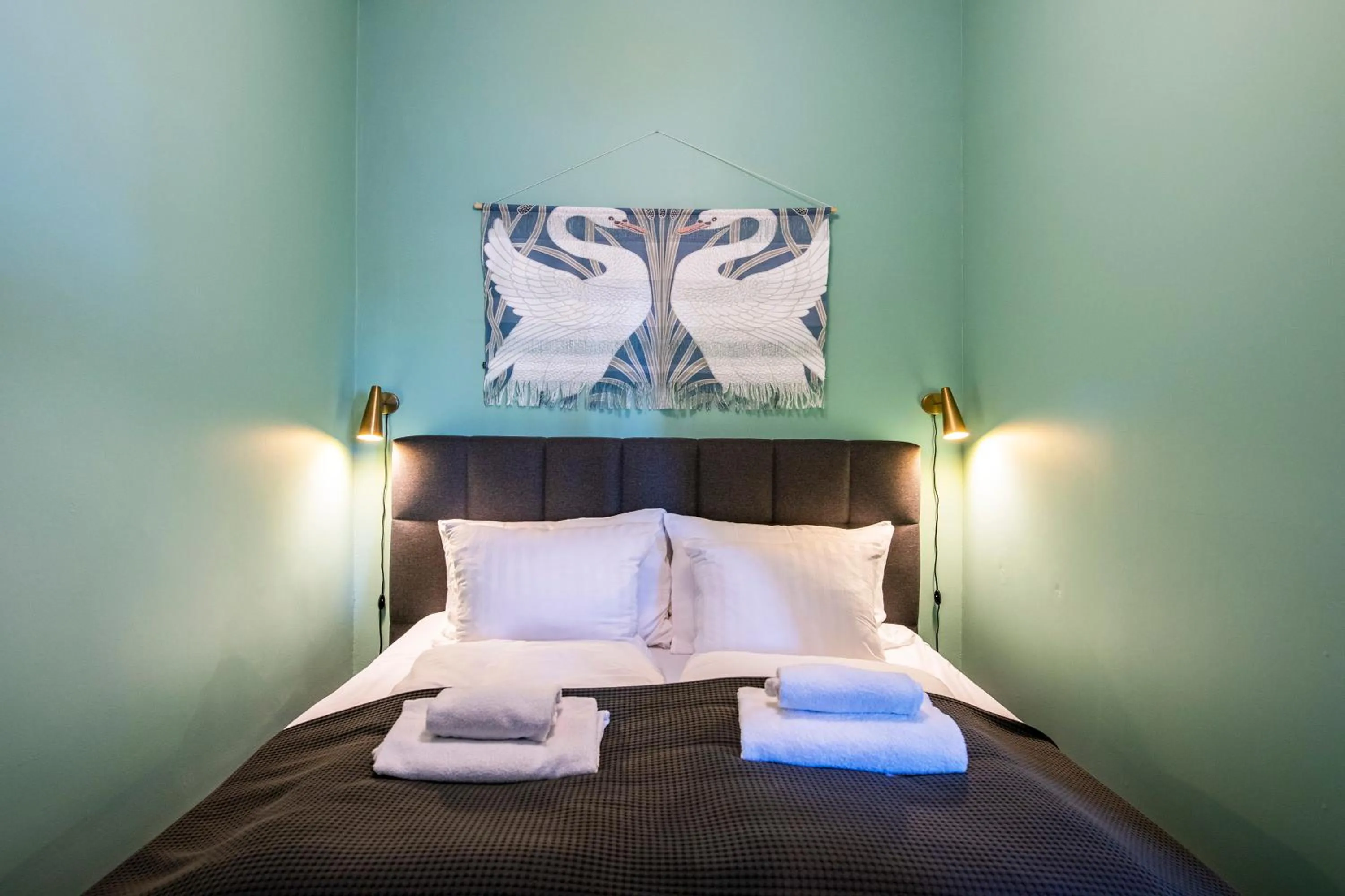 Bedroom, Bed in The Citadel Apartments by Daniel&Jacob's