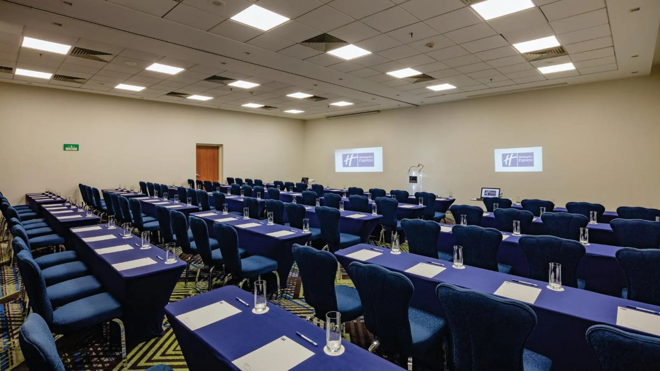 Meeting/conference room in Holiday Inn Express Puebla by IHG