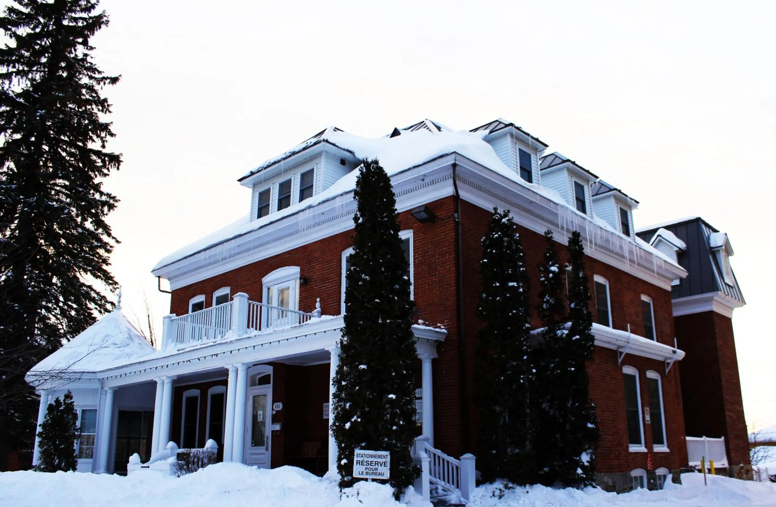 Property building in Auberge de Jeunesse Magog-Orford Hostel