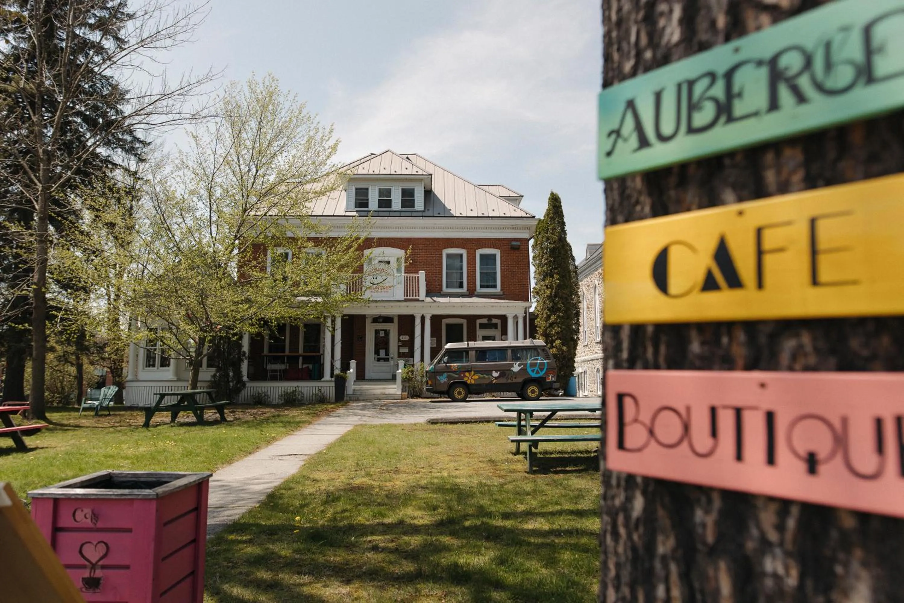 Property building in Auberge de Jeunesse Magog-Orford Hostel