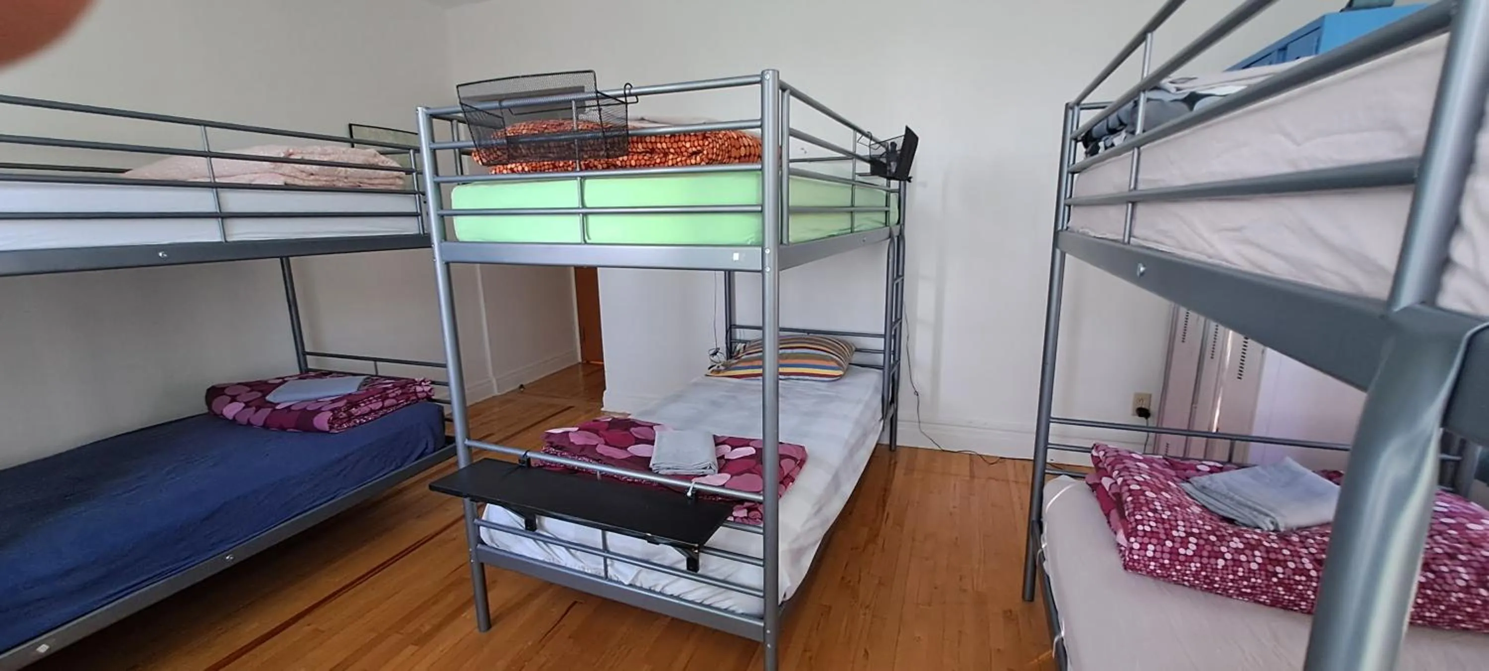 Single Bed in Female Dormitory Room in Auberge de Jeunesse Magog-Orford Hostel
