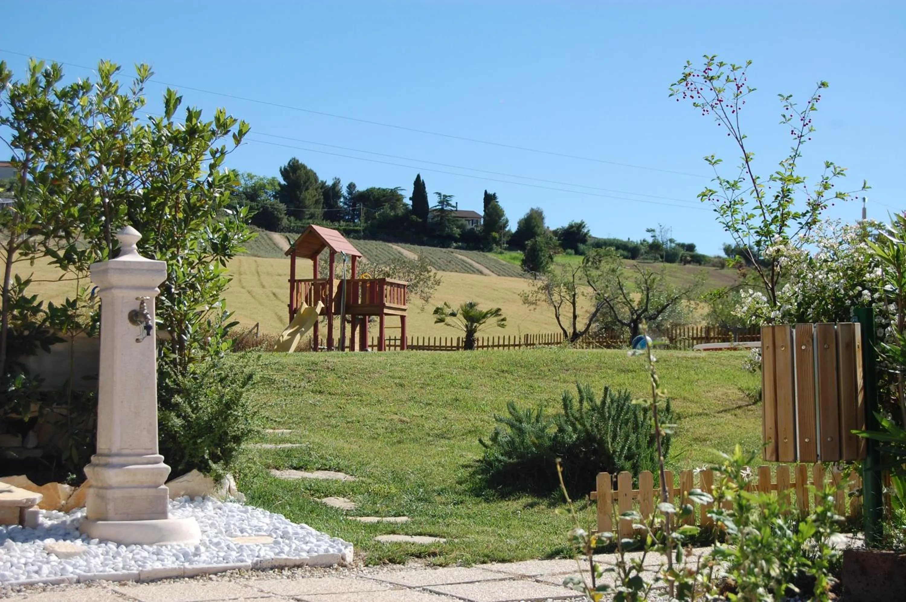 Garden in Country House Ciliegia Rossa