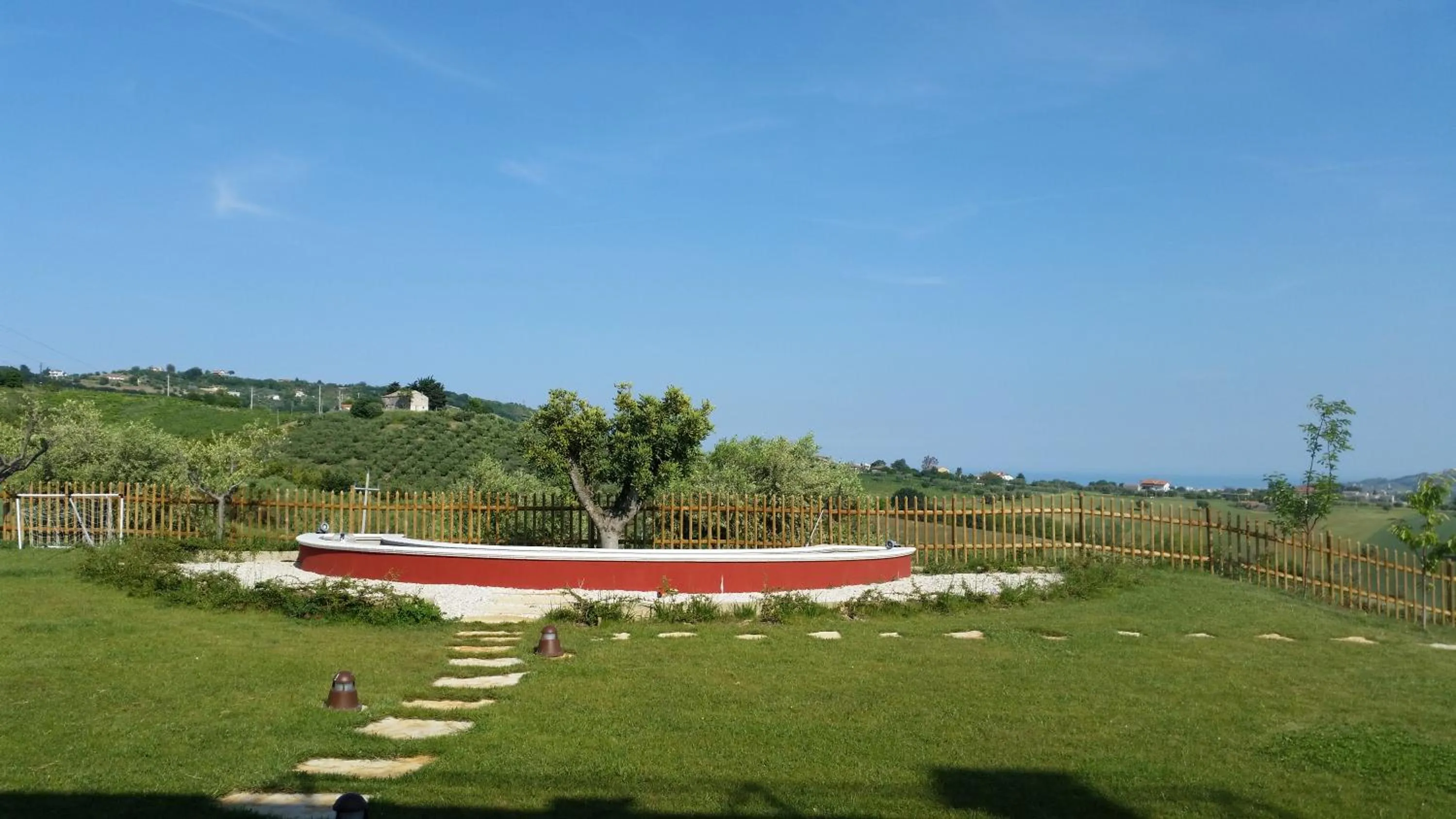 Garden in Country House Ciliegia Rossa