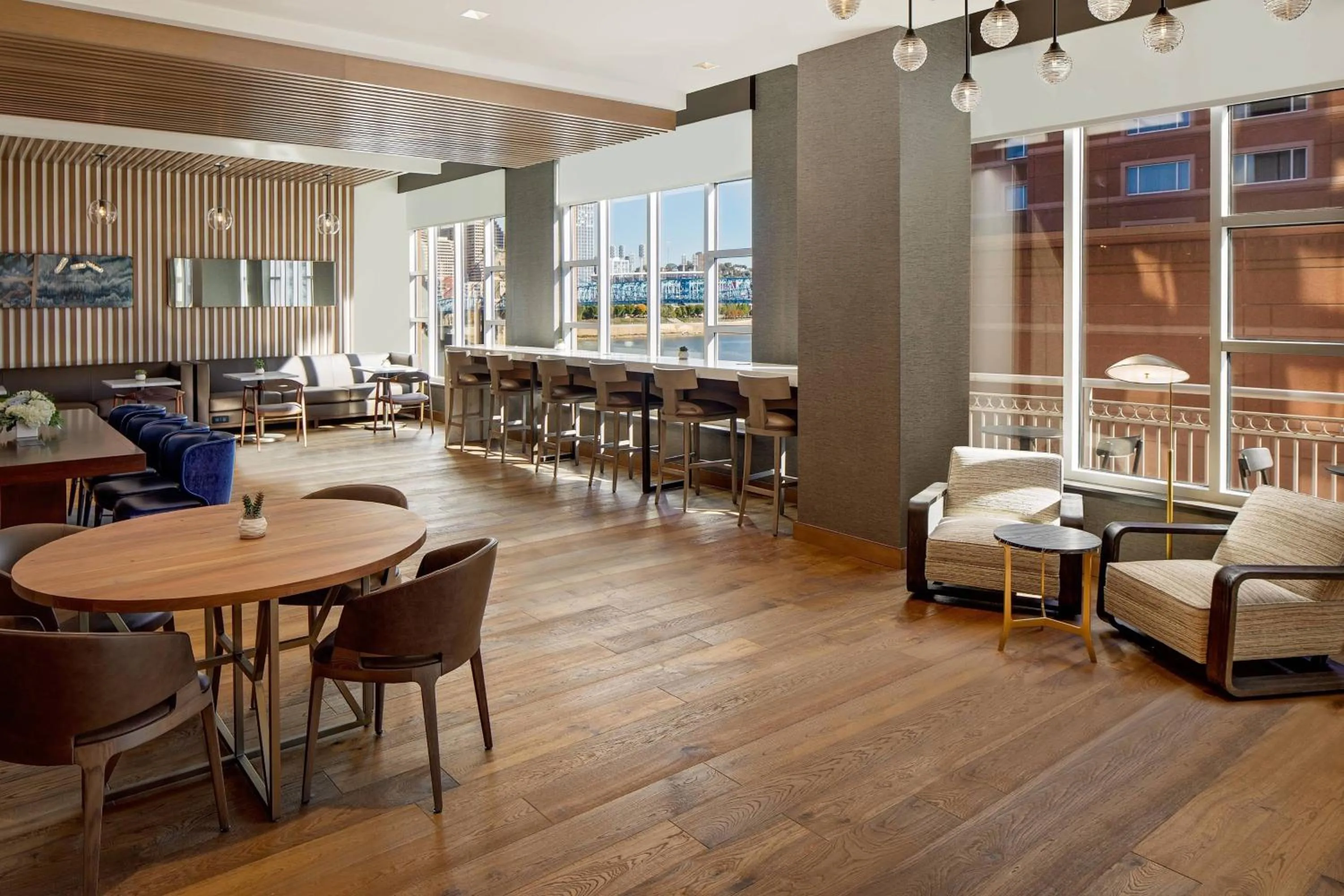 Lounge or bar in Cincinnati Marriott at RiverCenter