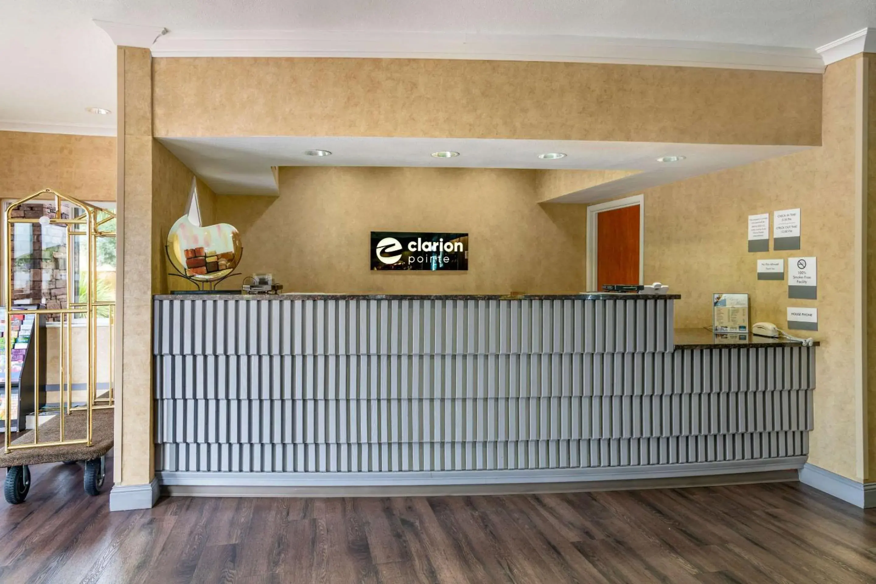 Lobby or reception in Clarion Pointe Medford Lobby or reception in Clarion Pointe Medford