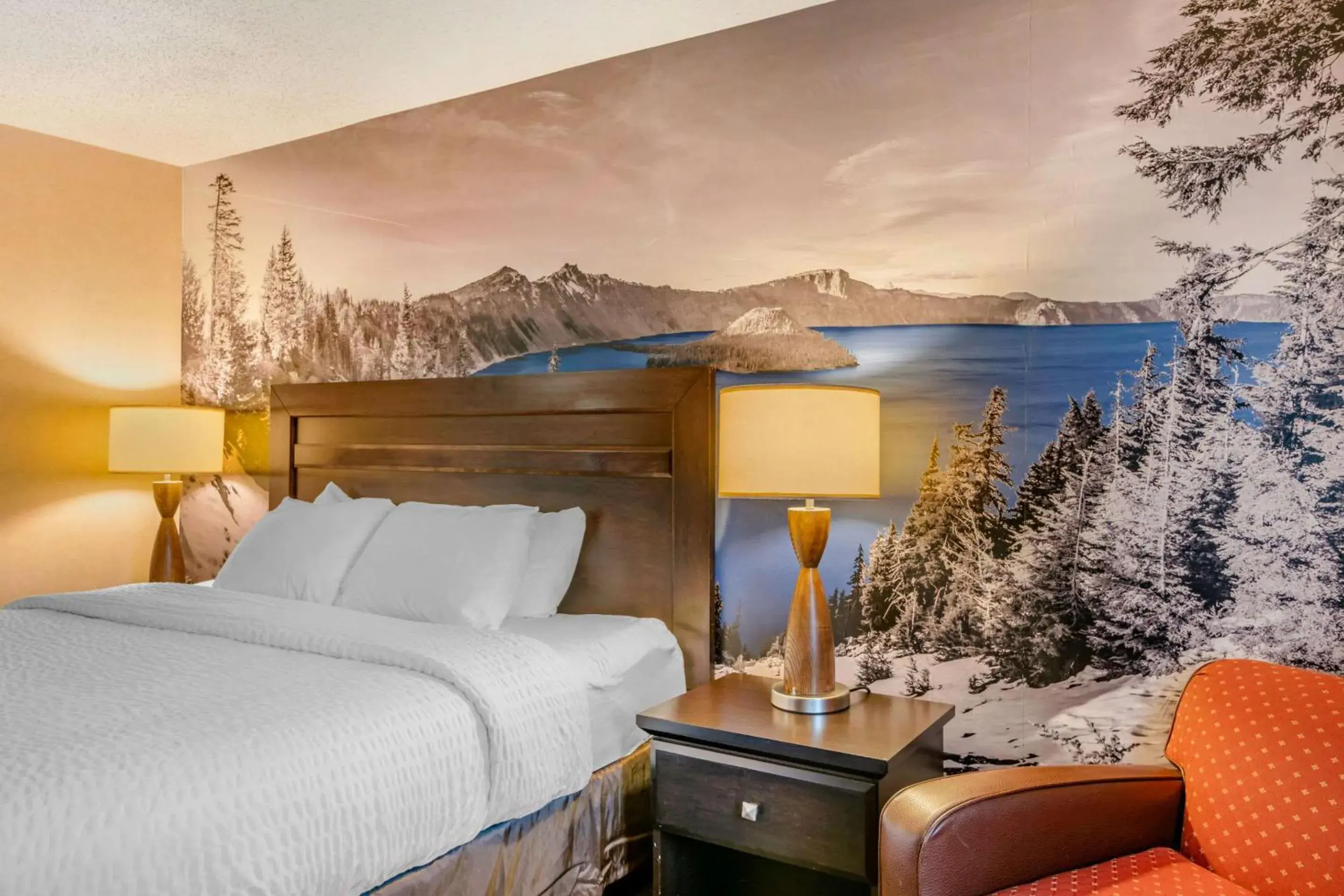 Photo of the whole room, Bed in Clarion Pointe Medford Photo of the whole room, Bed in Clarion Pointe Medford