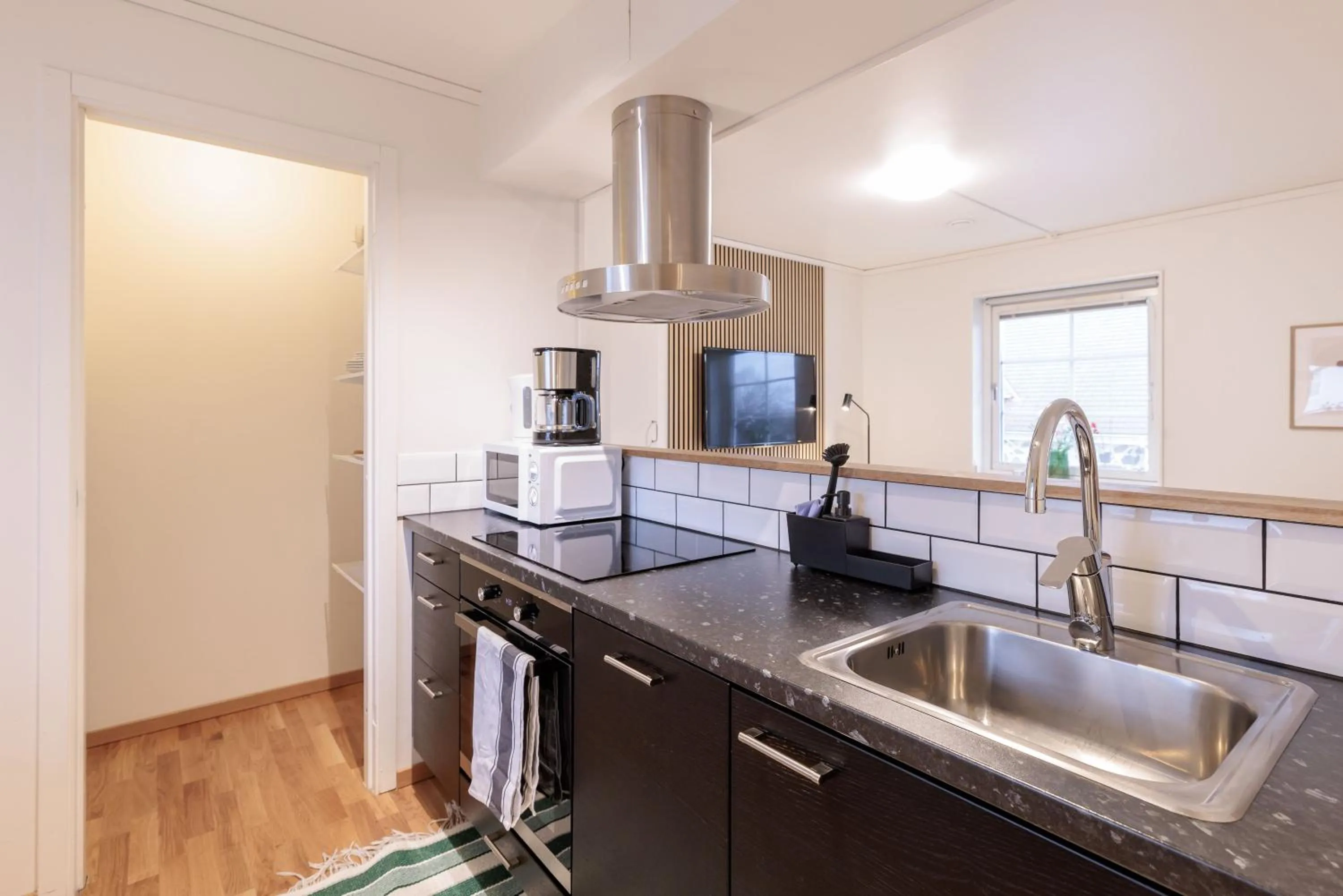 kitchen in Easy Livin' Apartment Hotel