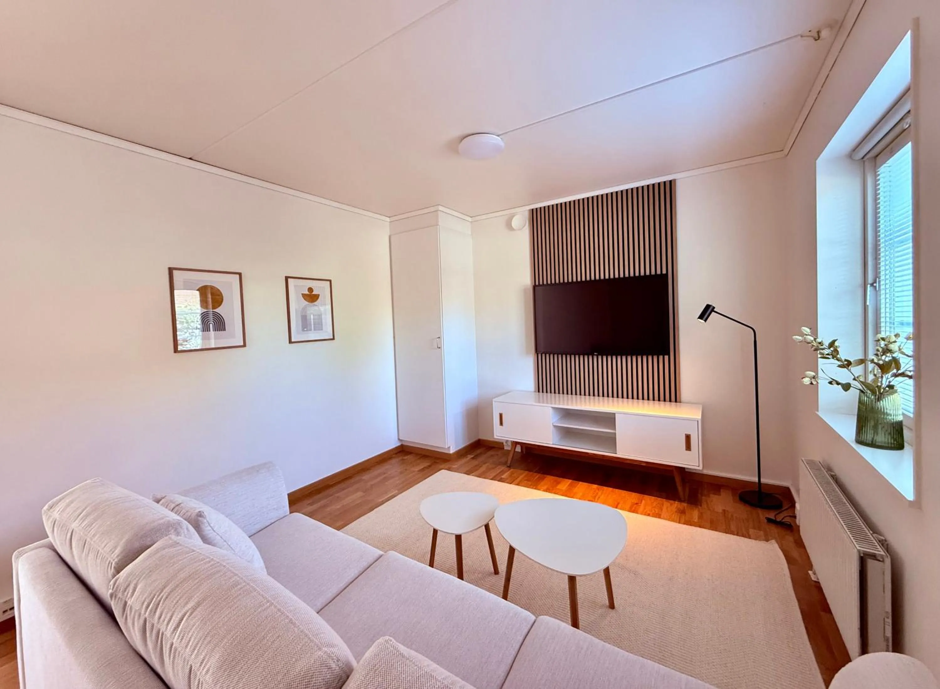 Easy Livin' Apartment Hotel