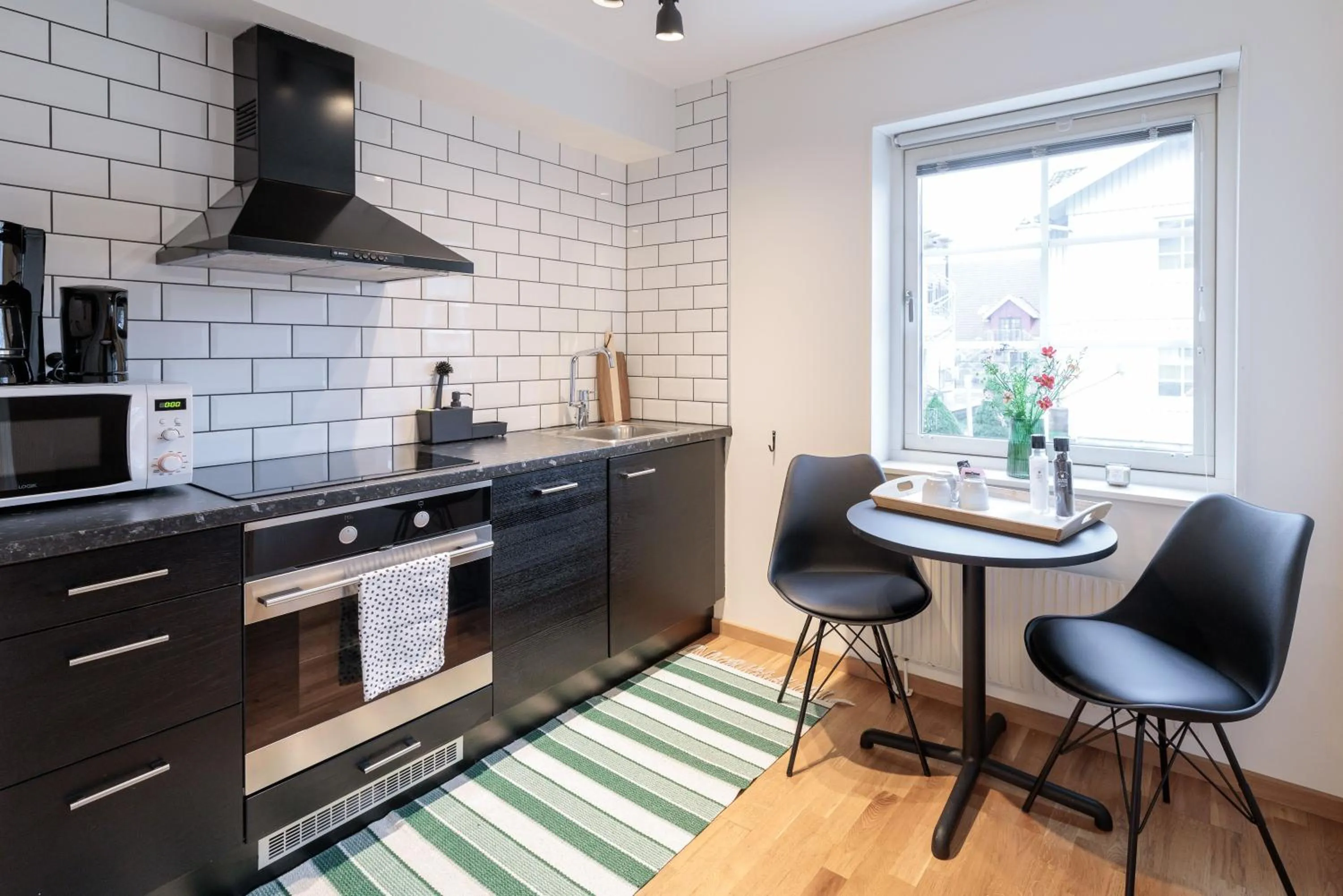 kitchen in Easy Livin' Apartment Hotel