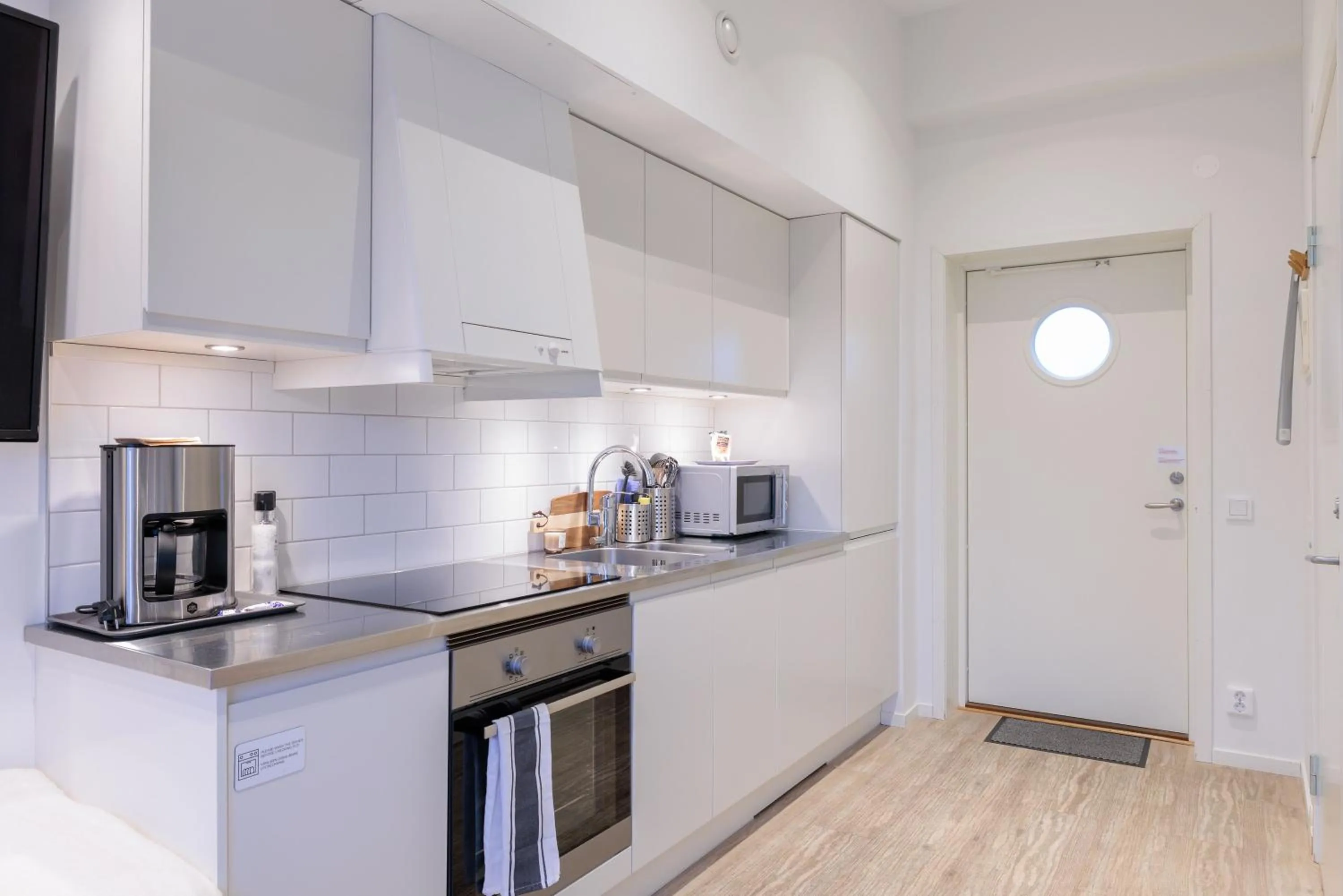 kitchen in Easy Livin' Apartment Hotel