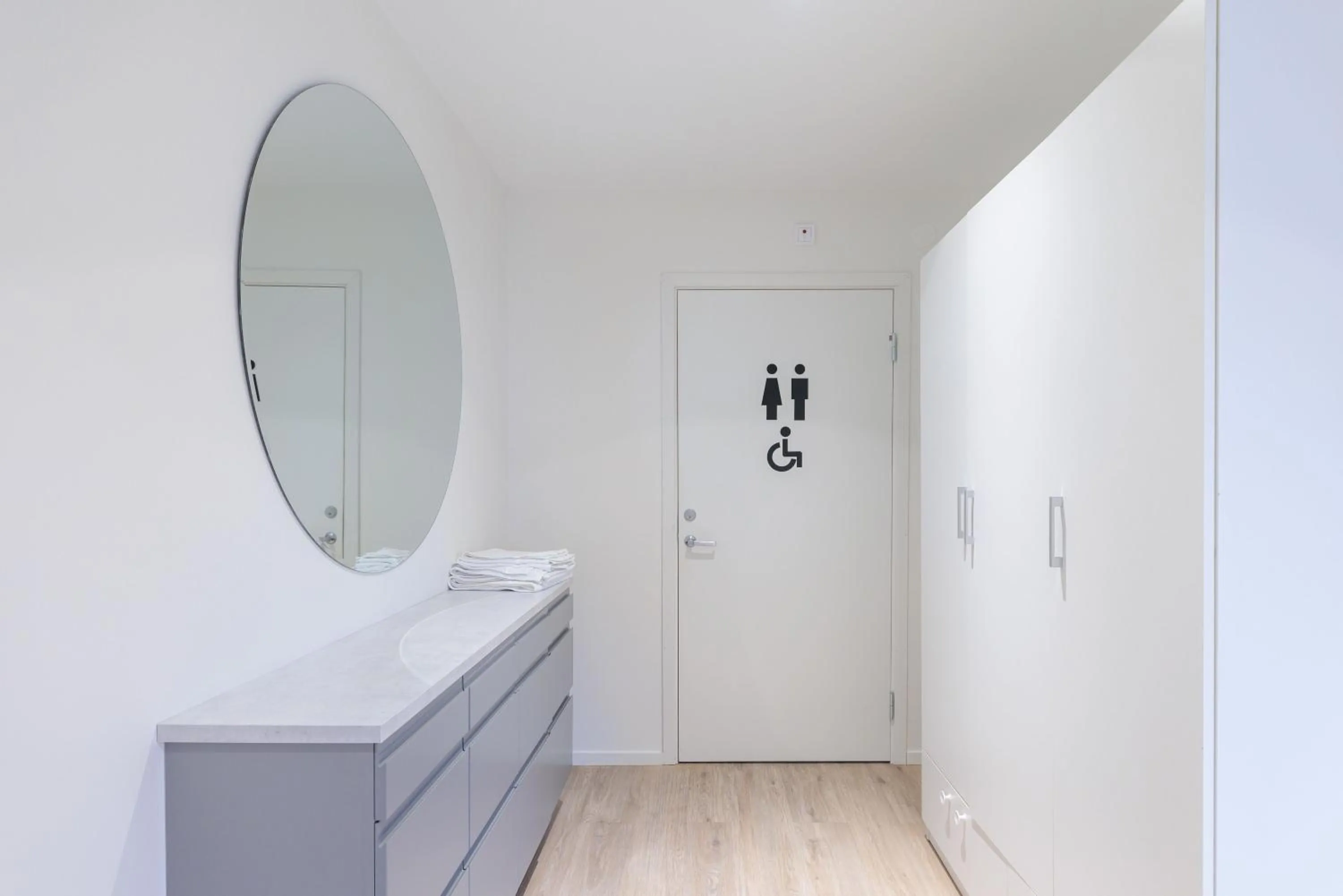 Bathroom in Easy Livin' Apartment Hotel