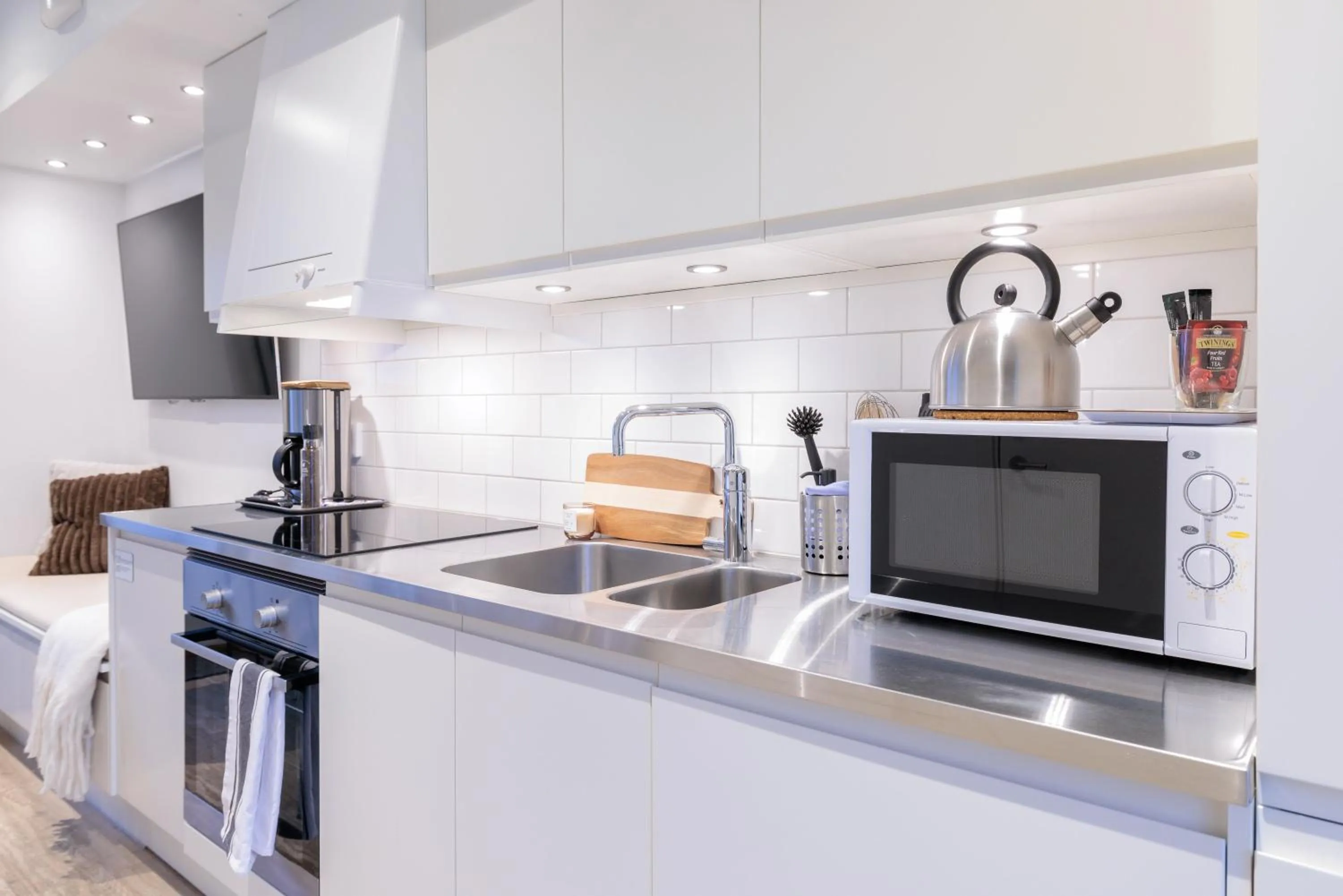 kitchen in Easy Livin' Apartment Hotel