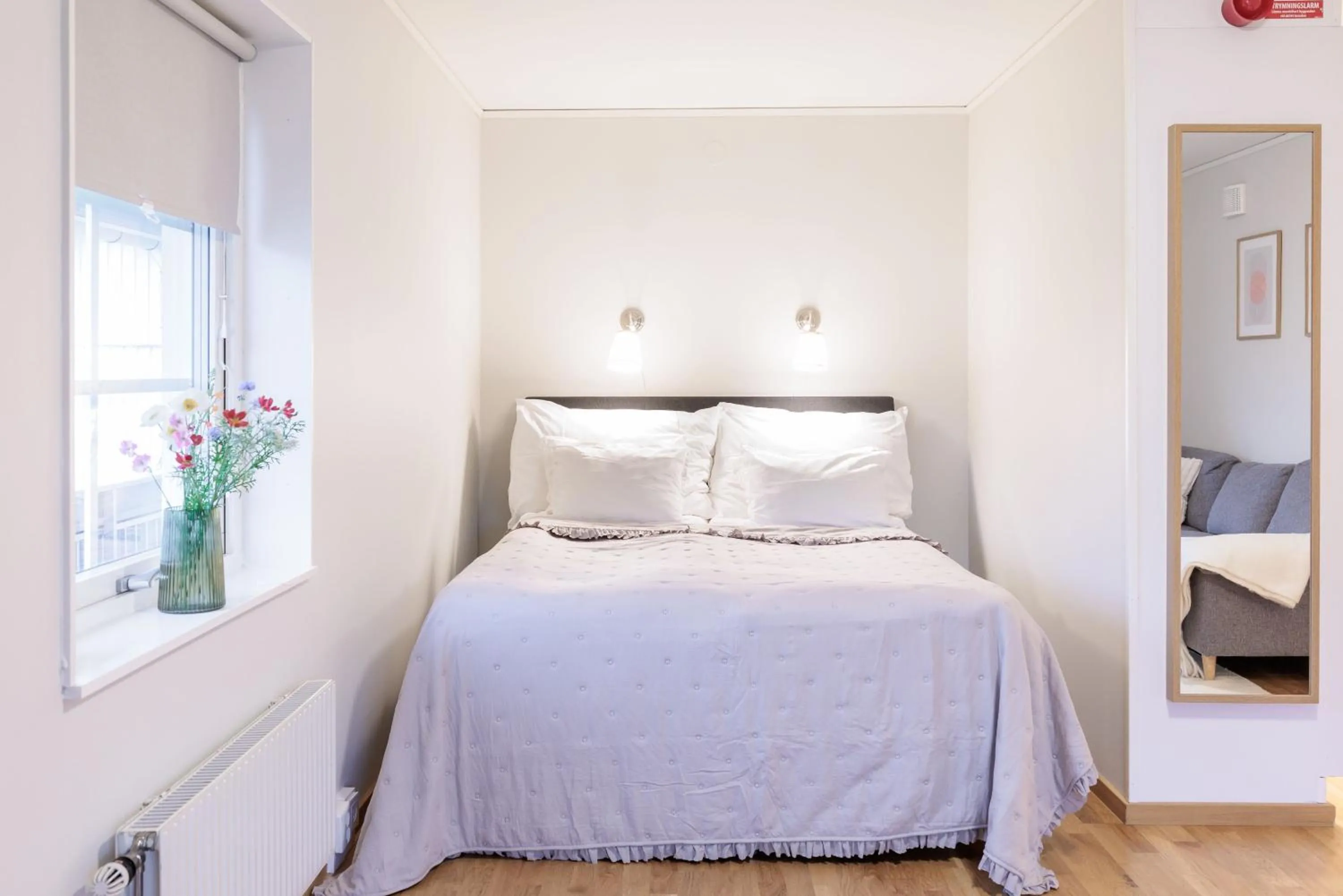 Bed in Easy Livin' Apartment Hotel