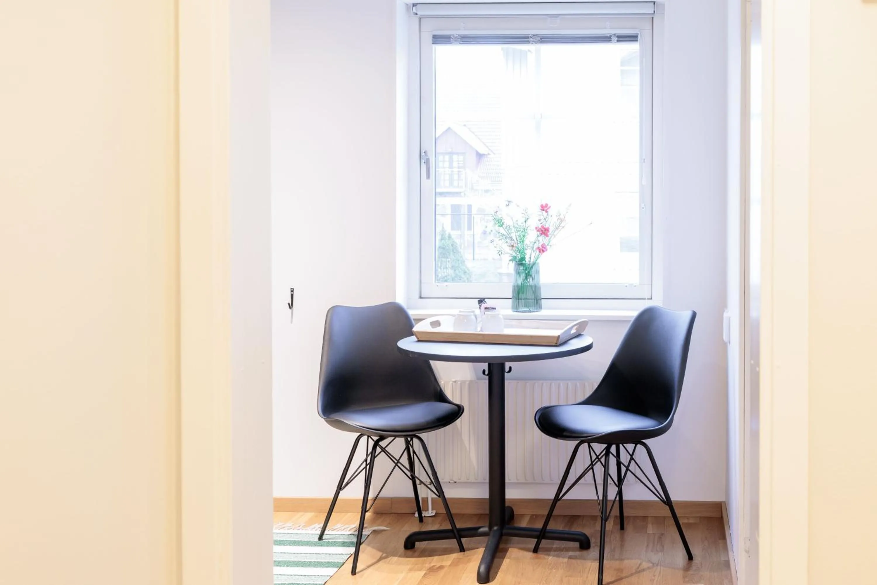 Dining area in Easy Livin' Apartment Hotel