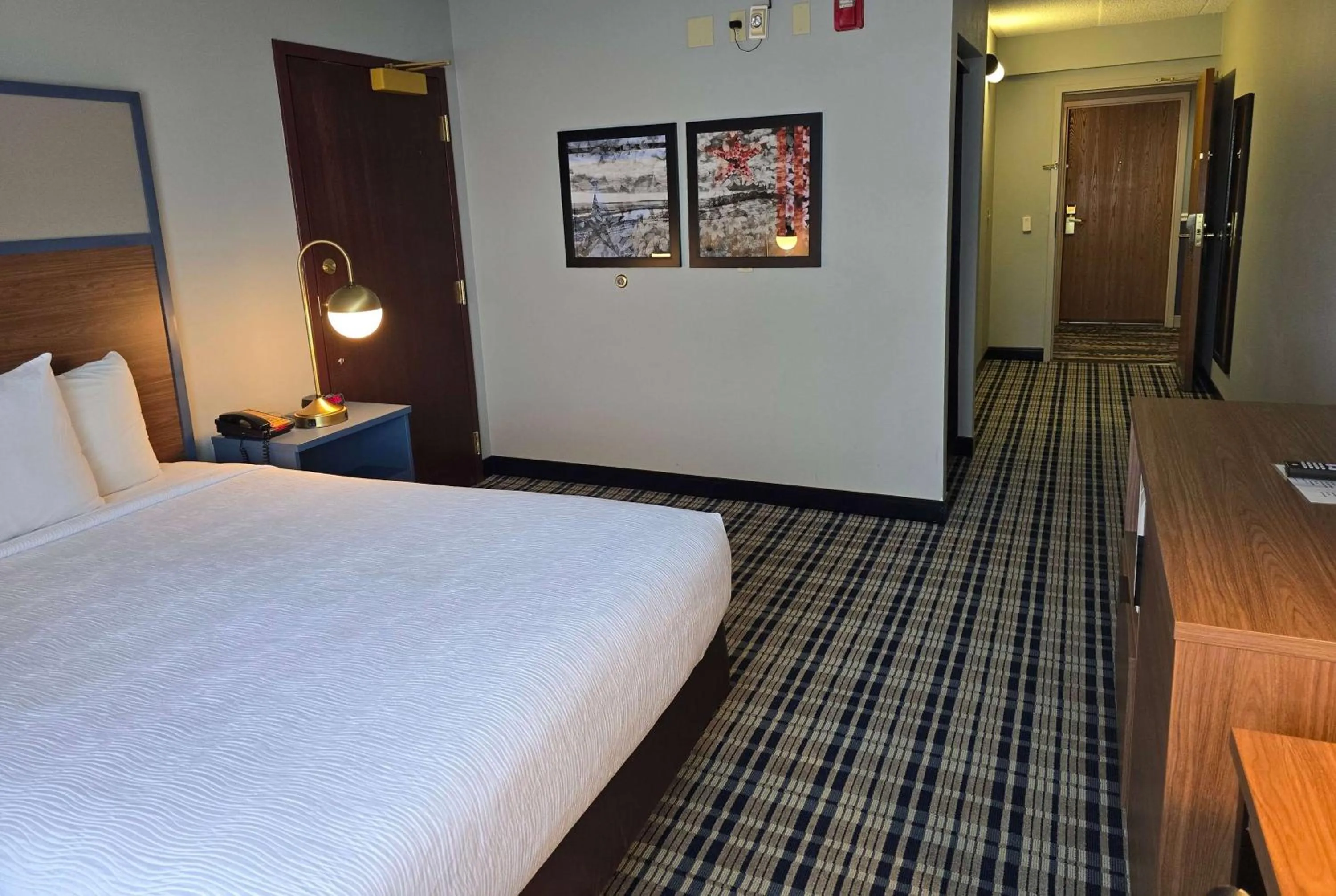 Photo of the whole room, Bed in AmericInn by Wyndham Beloit