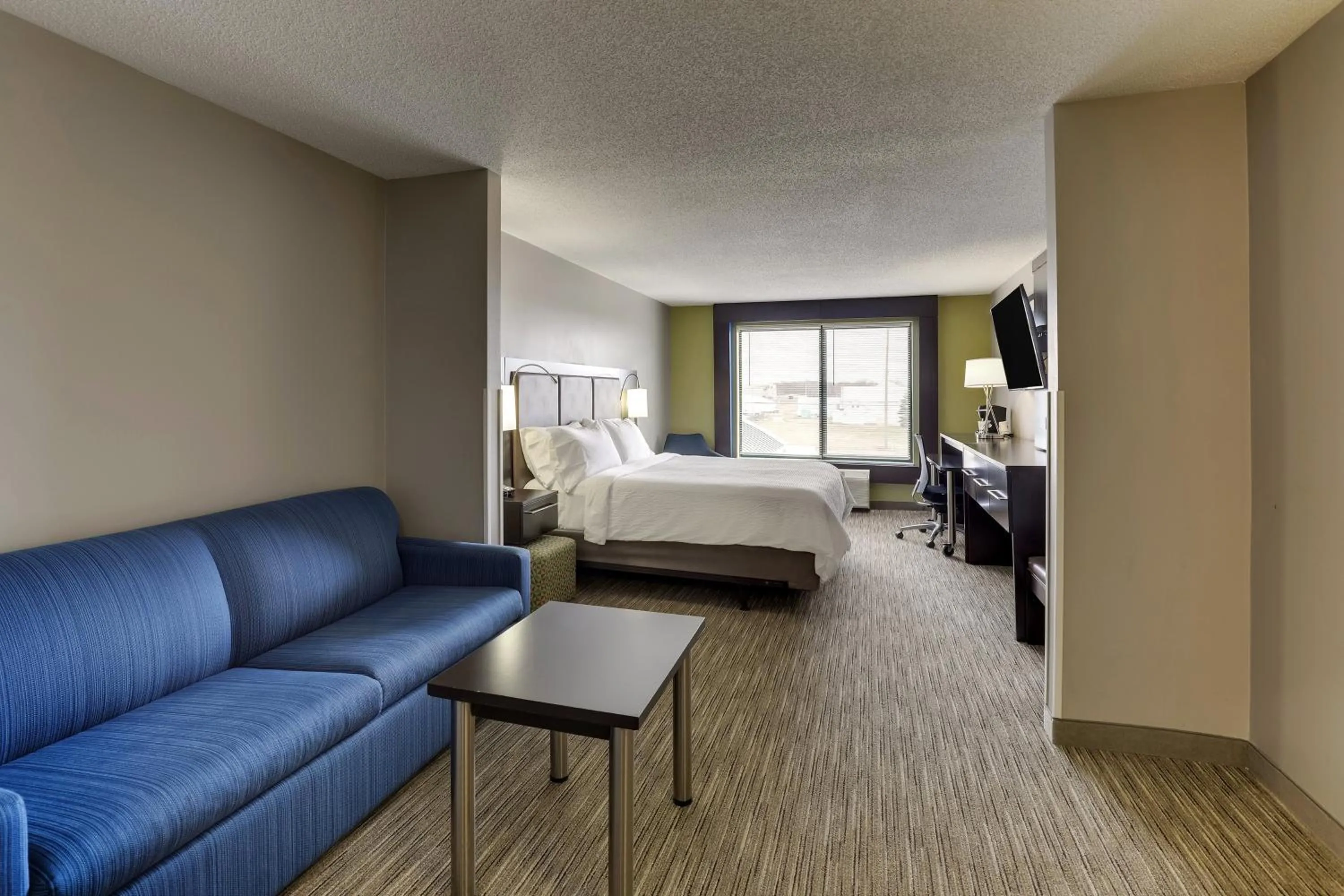 Photo of the whole room, Bed in Holiday Inn Express Hotel & Suites Bryan-Montpelier by IHG