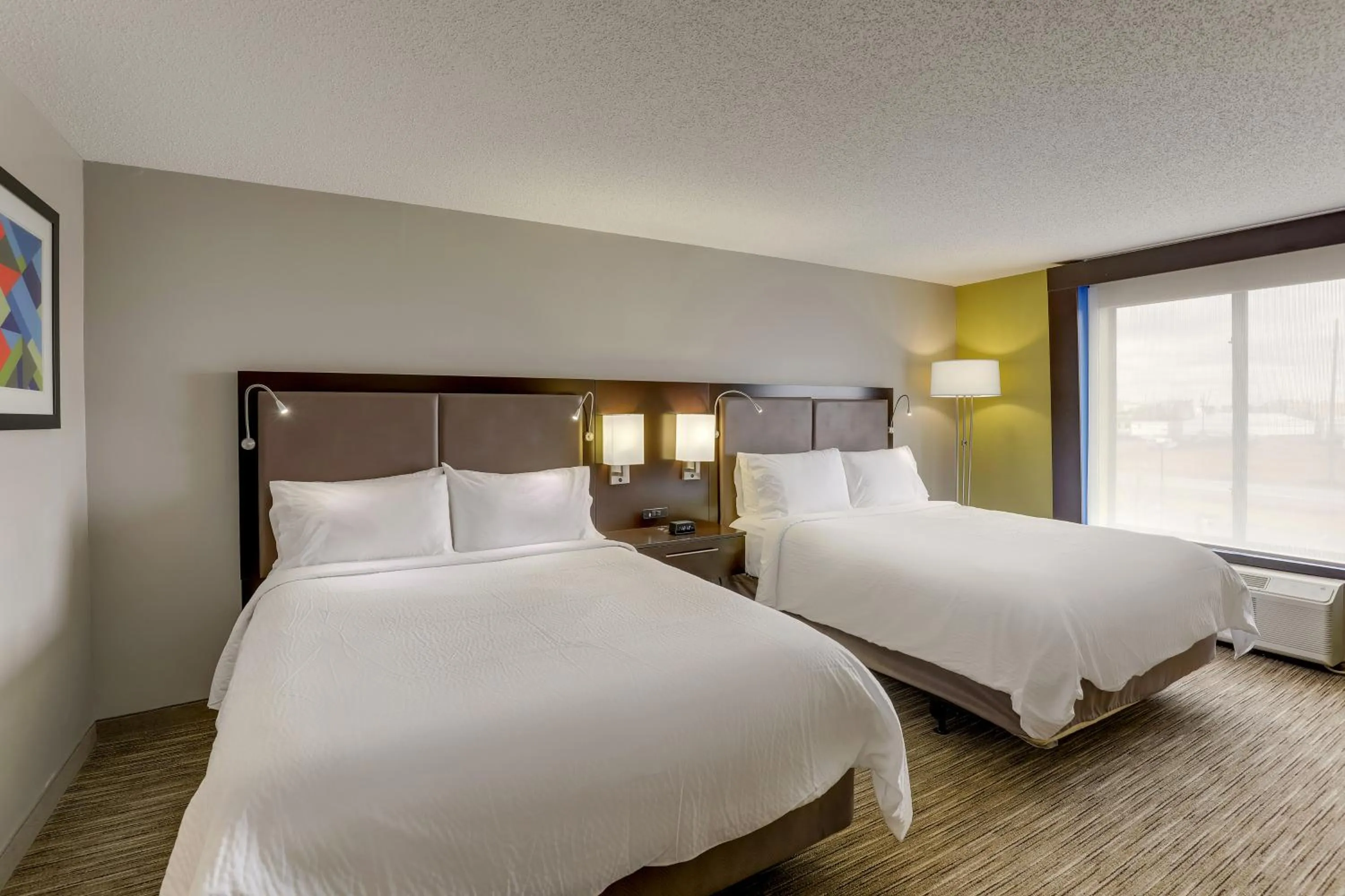 Bed in Holiday Inn Express Hotel & Suites Bryan-Montpelier by IHG