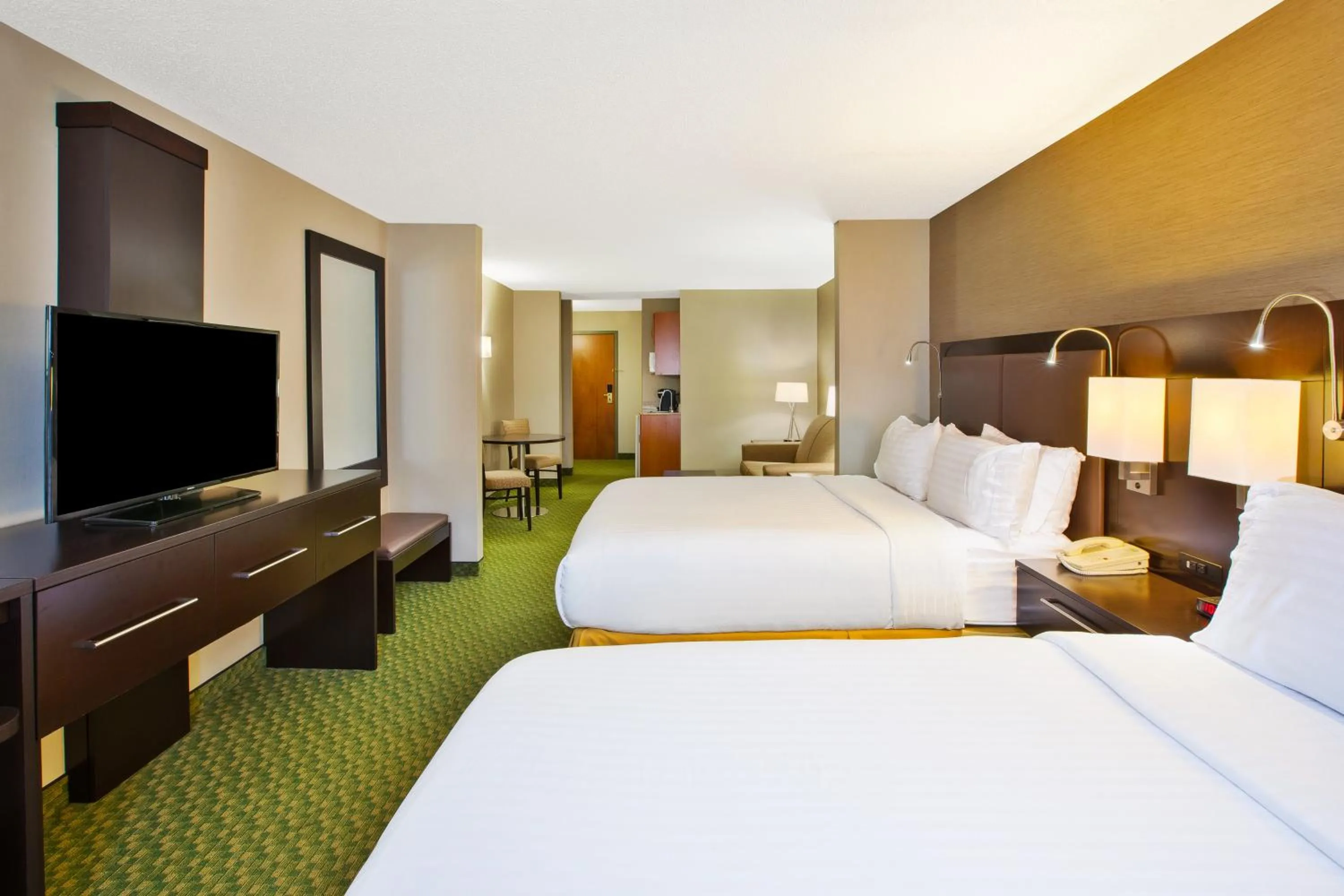 Photo of the whole room, Bed in Holiday Inn Express Hotel & Suites Bryan-Montpelier by IHG