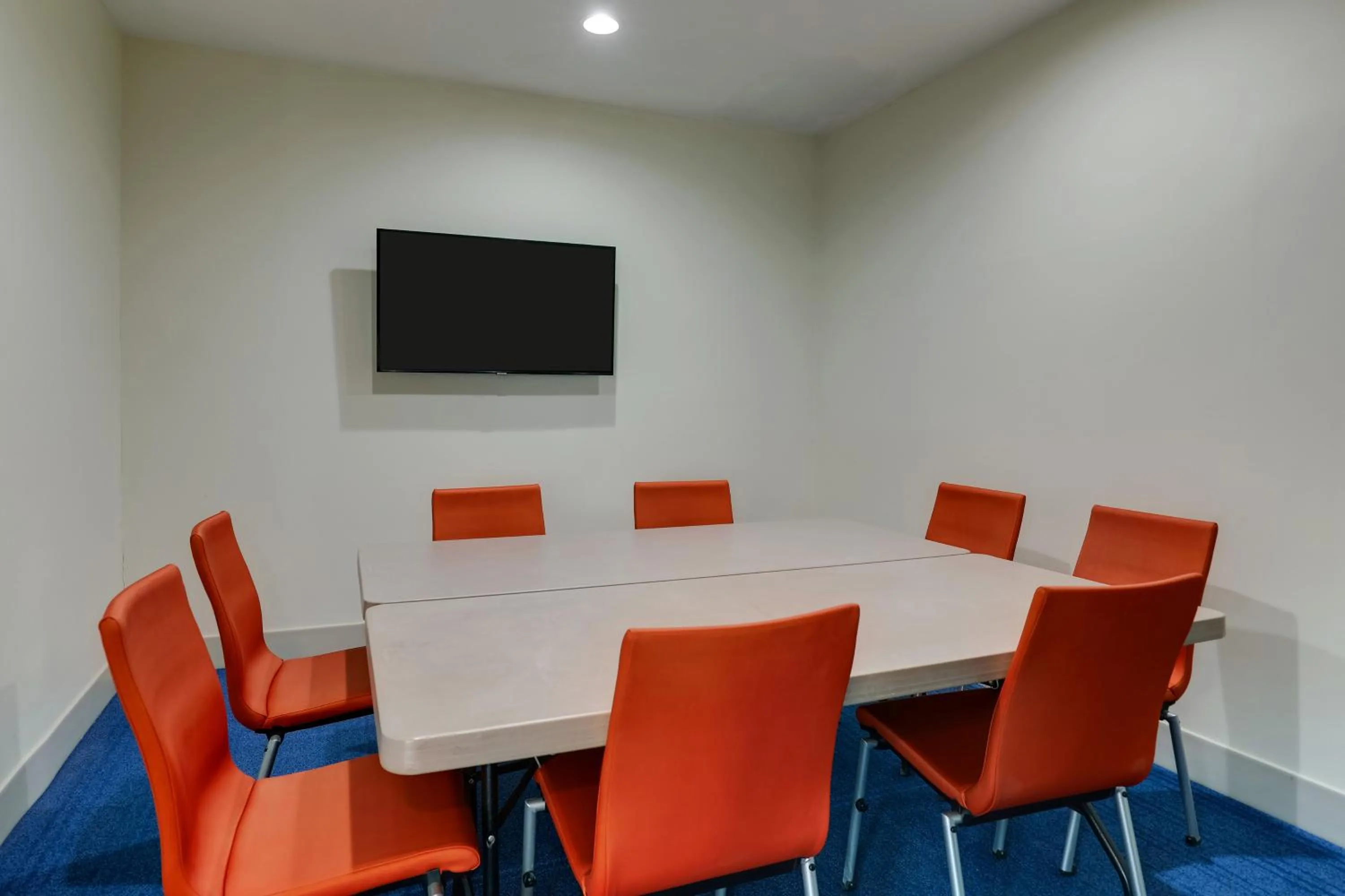 Meeting/conference room in Holiday Inn Express Hotel & Suites Bryan-Montpelier by IHG