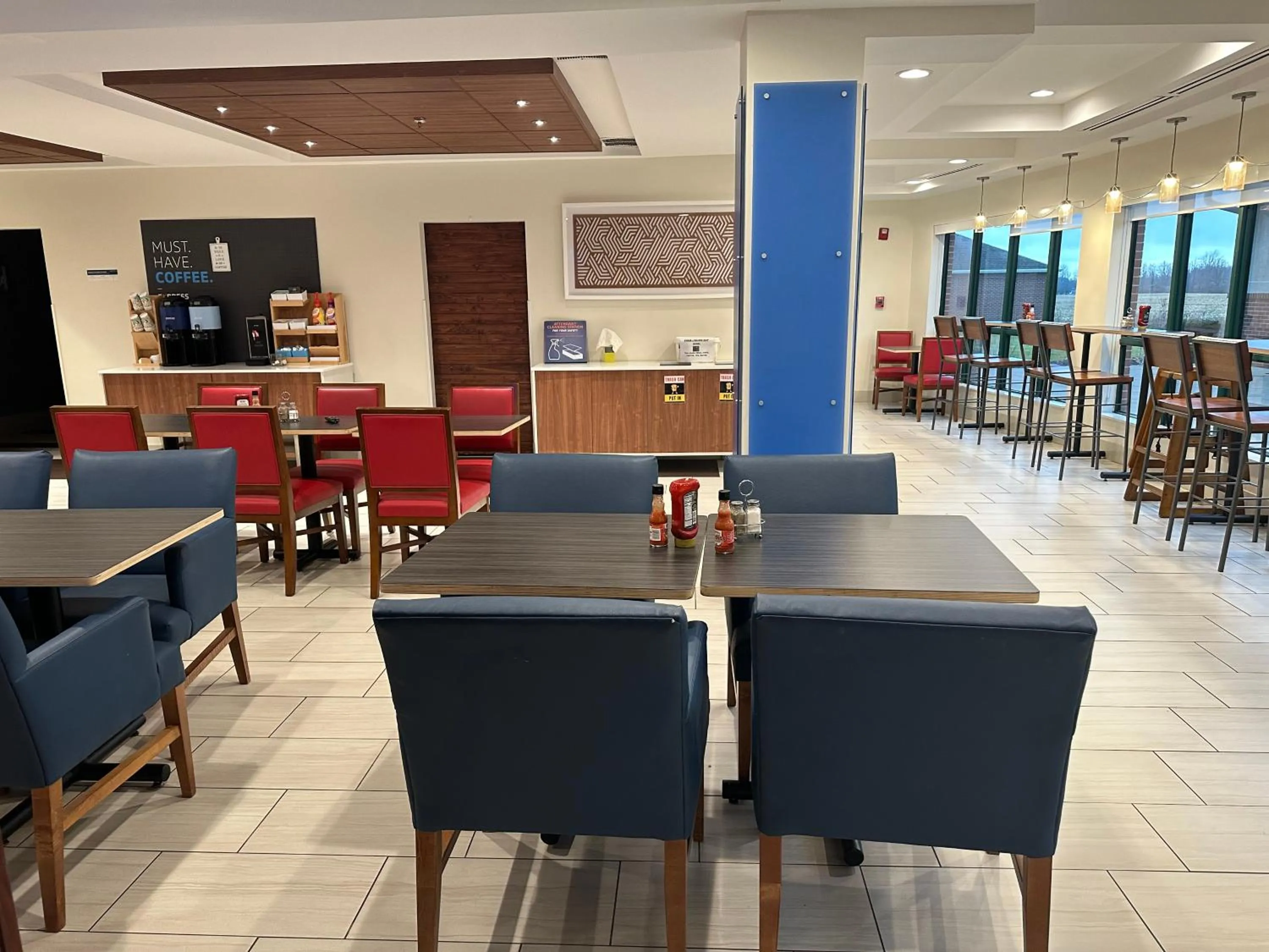 Breakfast in Holiday Inn Express Hotel & Suites Bryan-Montpelier by IHG