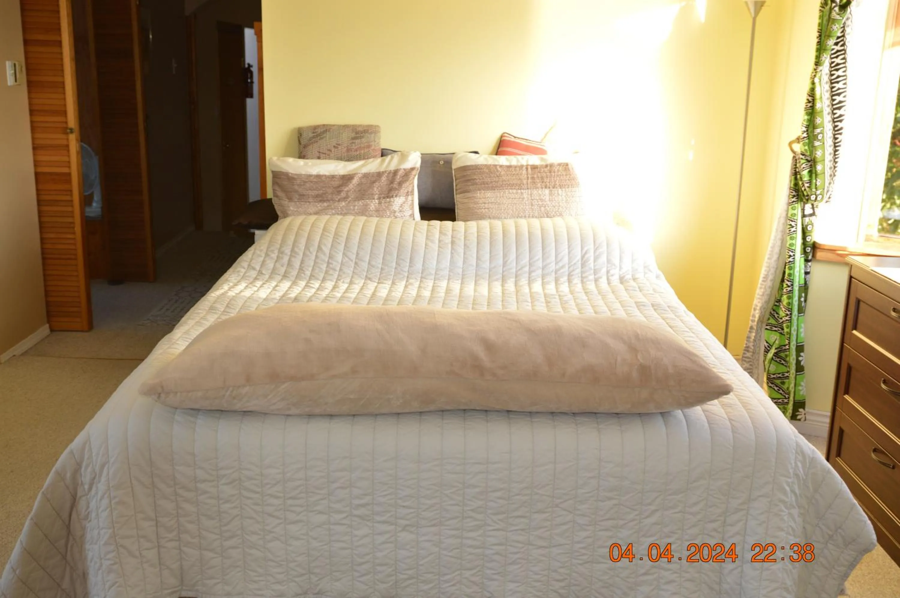 Bed in Estuary House Reflexology B&B
