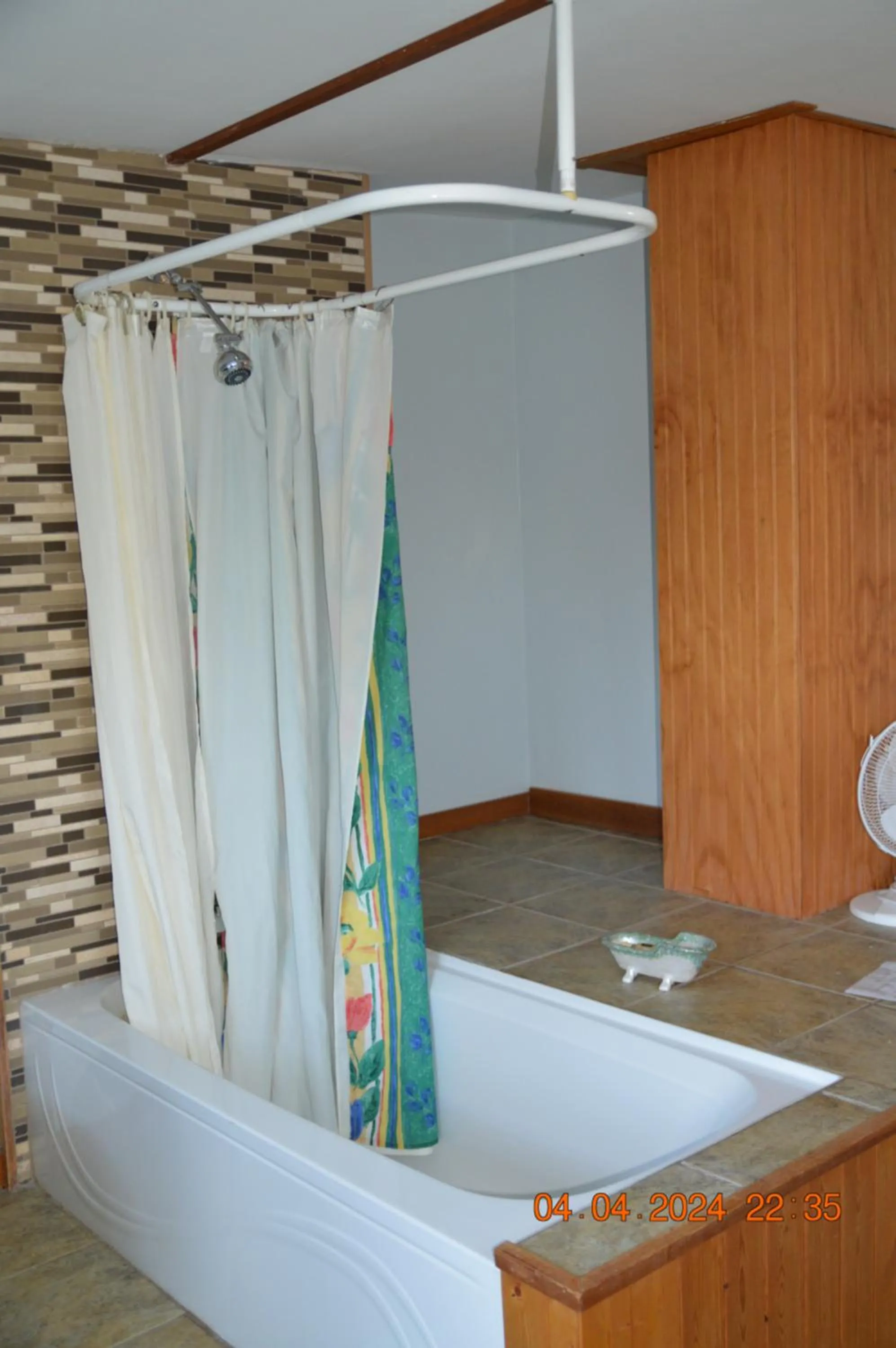 Bathroom in Estuary House Reflexology B&B