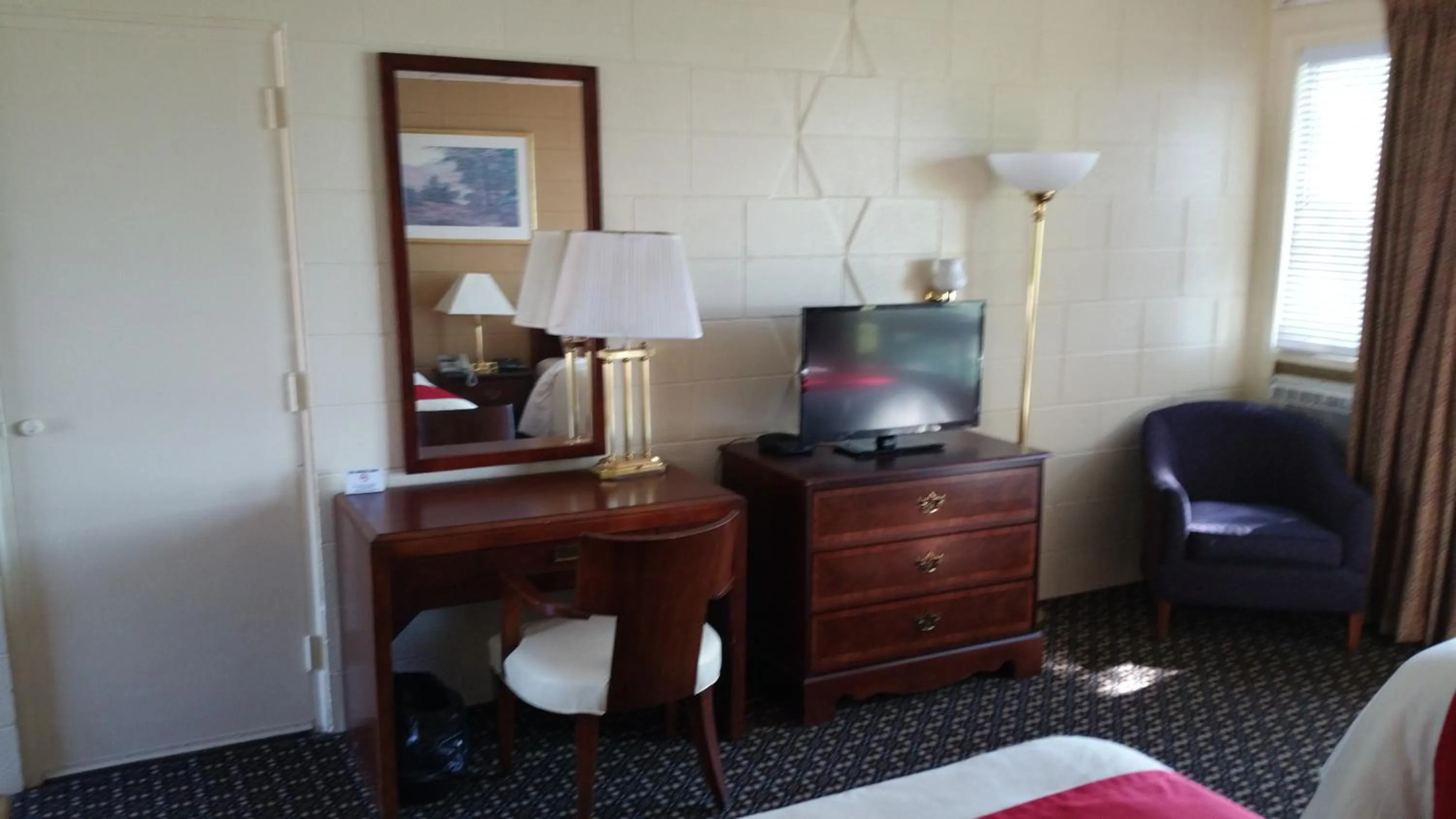 TV and multimedia in Riverview Motel