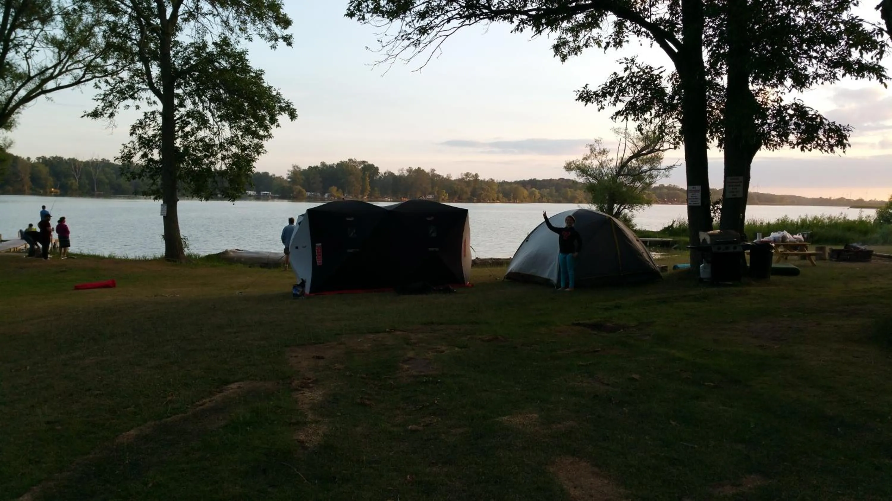 BBQ facilities in Riverview Motel