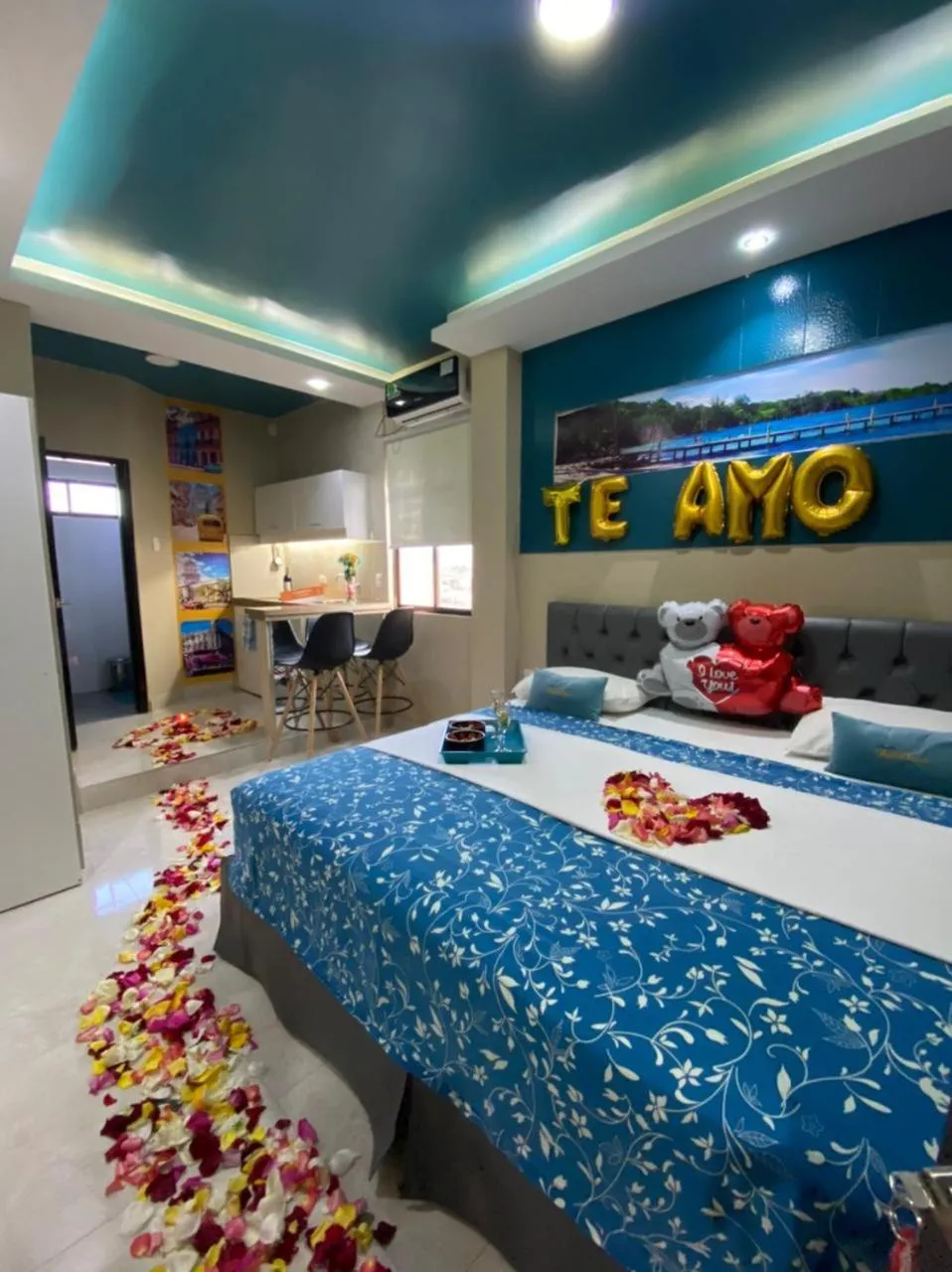 King Suite in SUITES FullHouse
