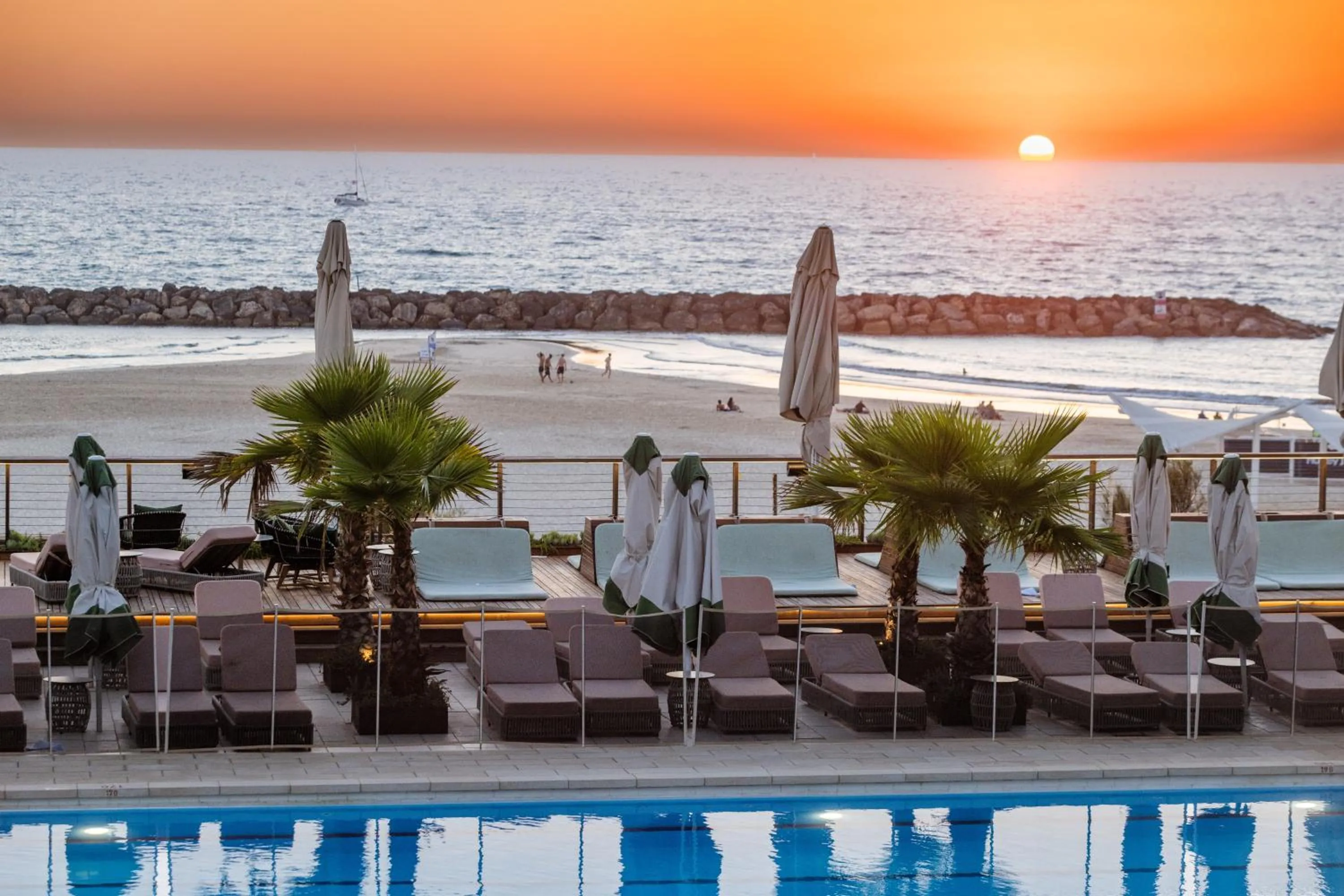 Swimming pool in Dan Accadia Herzliya Hotel