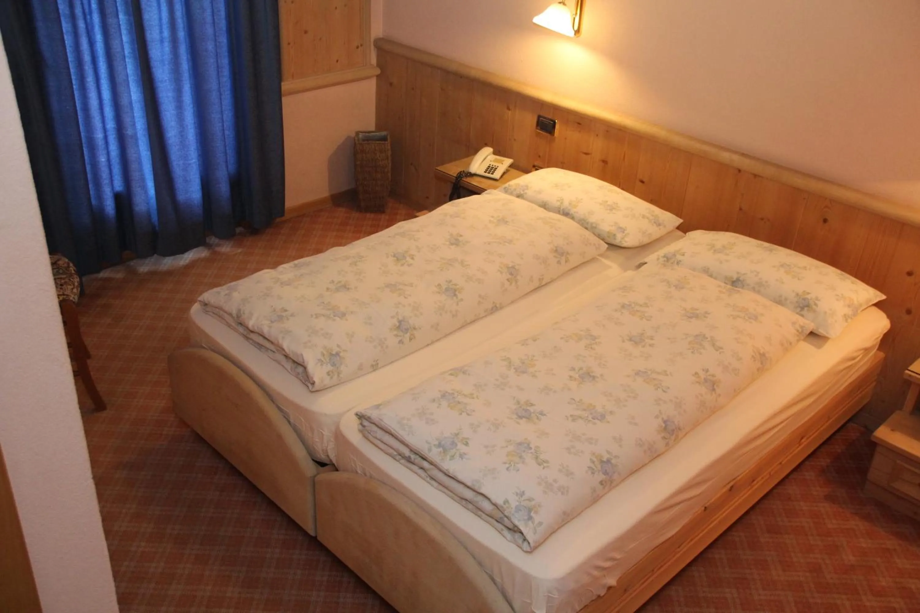 Photo of the whole room, Bed in Albergo Caravasc