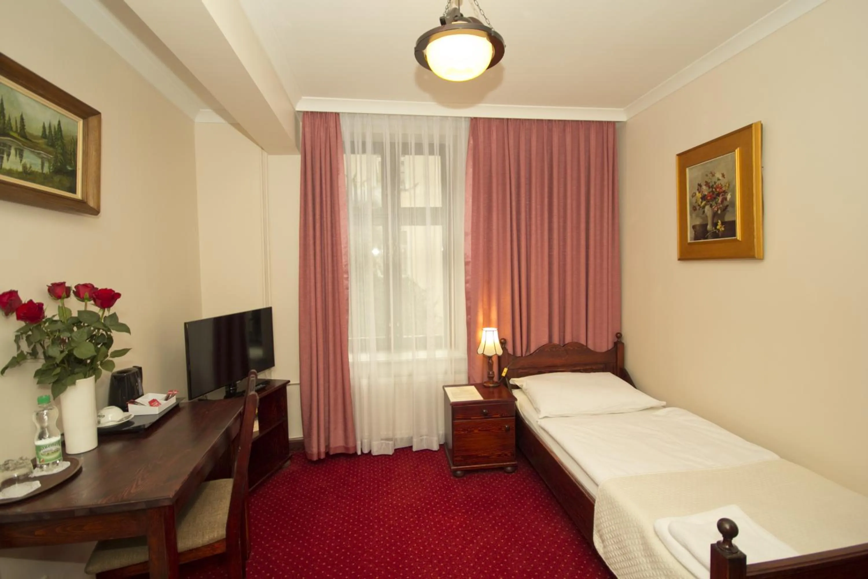 Photo of the whole room, Bed in Hotel Retman