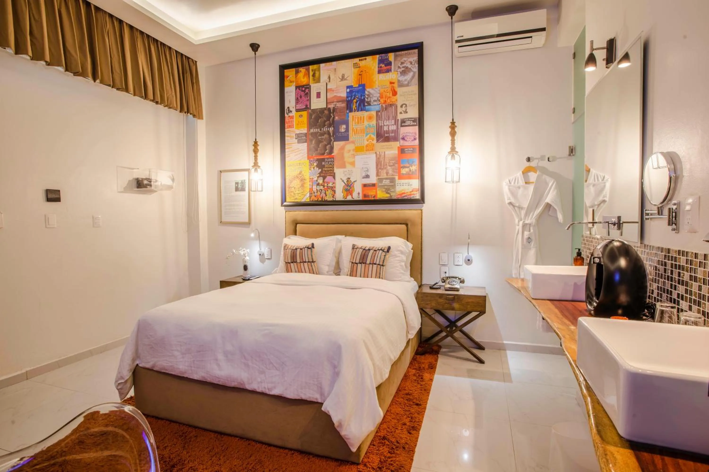 Photo of the whole room, Bed in TRES79 Hotel Boutique Orizaba