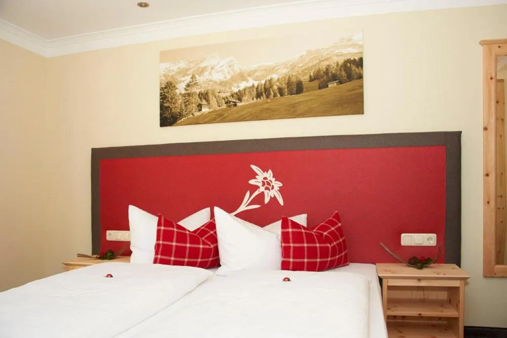 Decorative detail, Bed in Hotel Garni Rauch