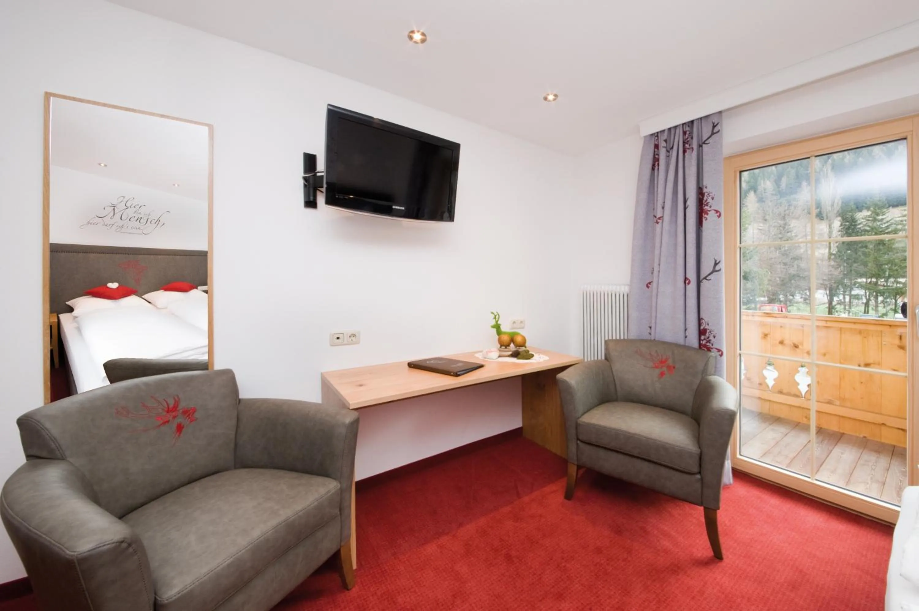 Photo of the whole room in Hotel Garni Rauch