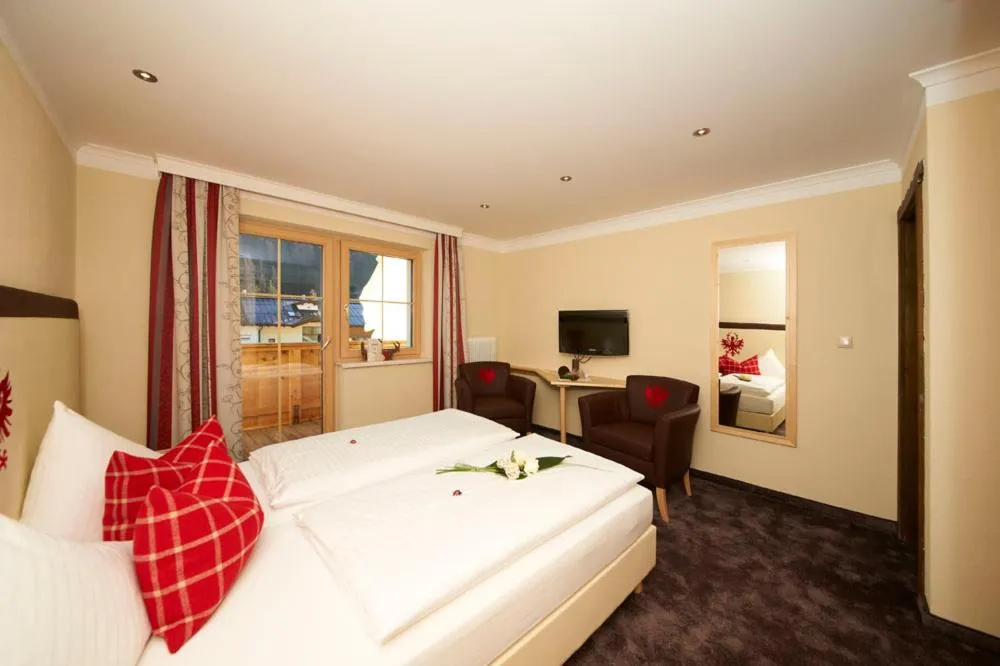 Decorative detail, Bed in Hotel Garni Rauch