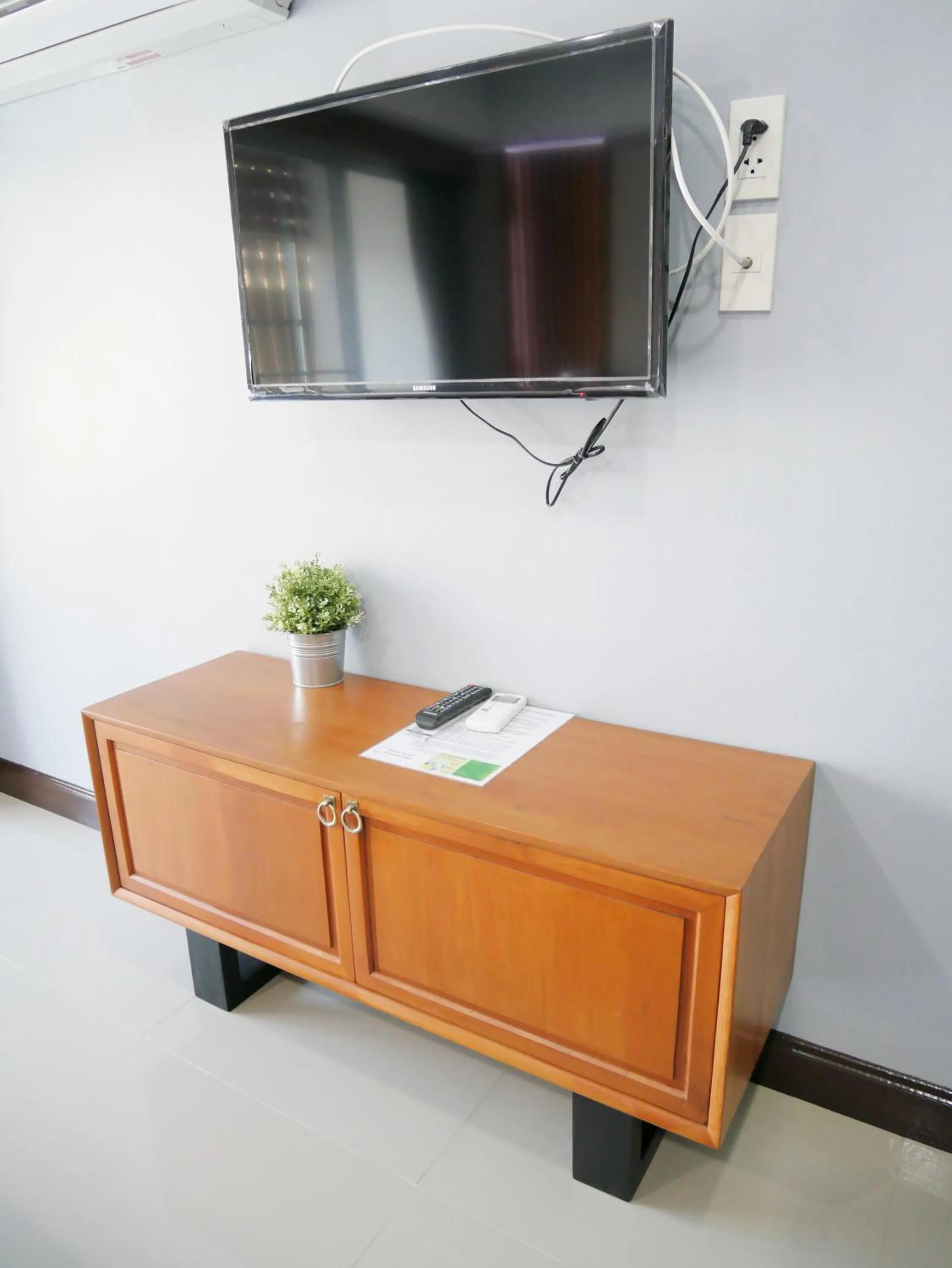 TV and multimedia in Room58