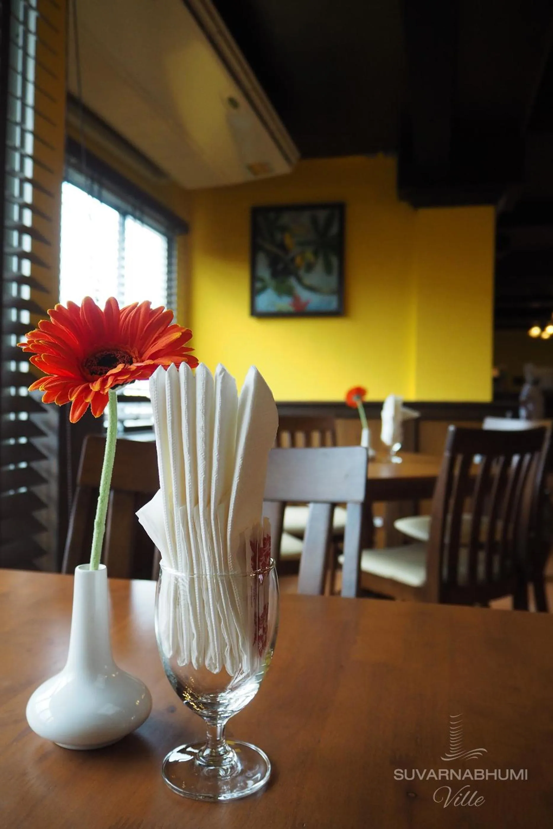 Restaurant/places to eat in Suvarnabhumi Ville Airport Hotel