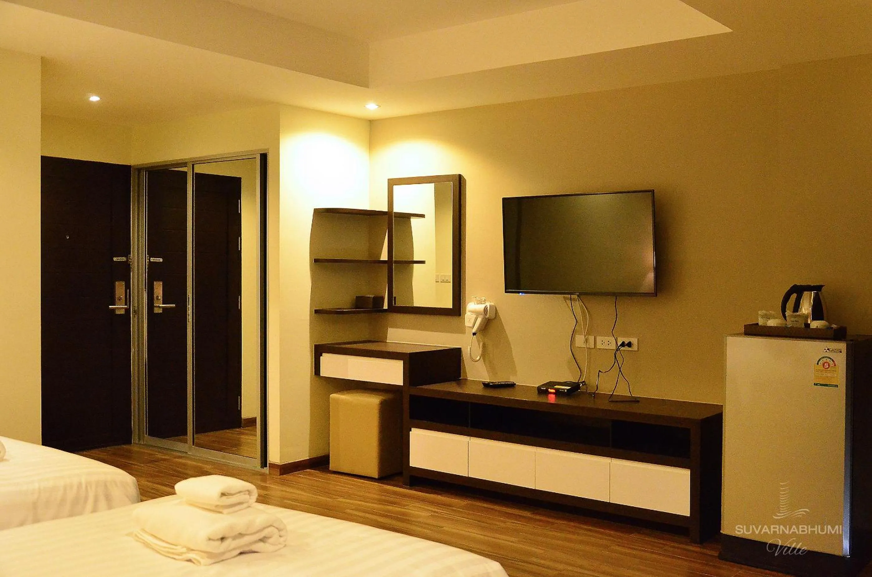 Bedroom, Bed in Suvarnabhumi Ville Airport Hotel