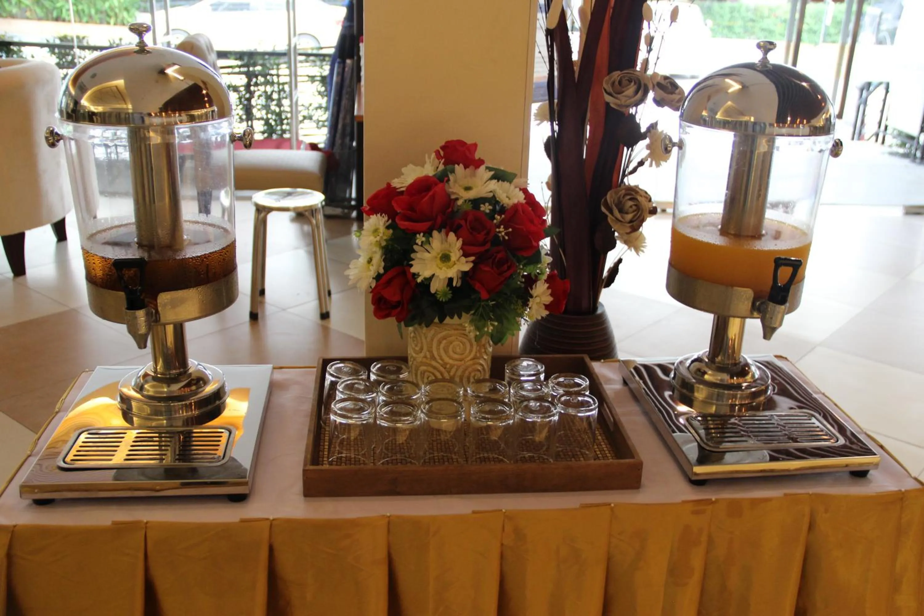 Restaurant/places to eat in Suvarnabhumi Ville Airport Hotel