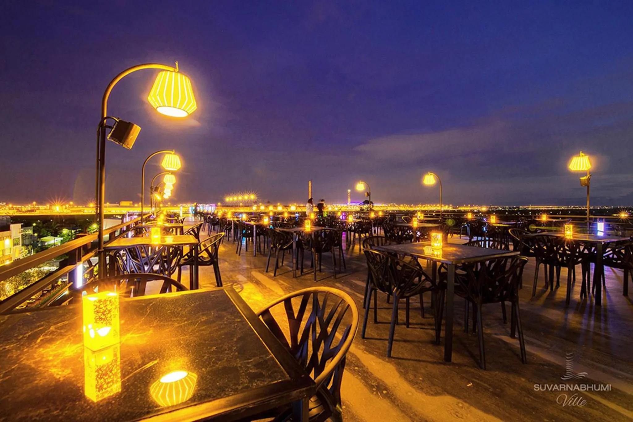 Restaurant/places to eat in Suvarnabhumi Ville Airport Hotel