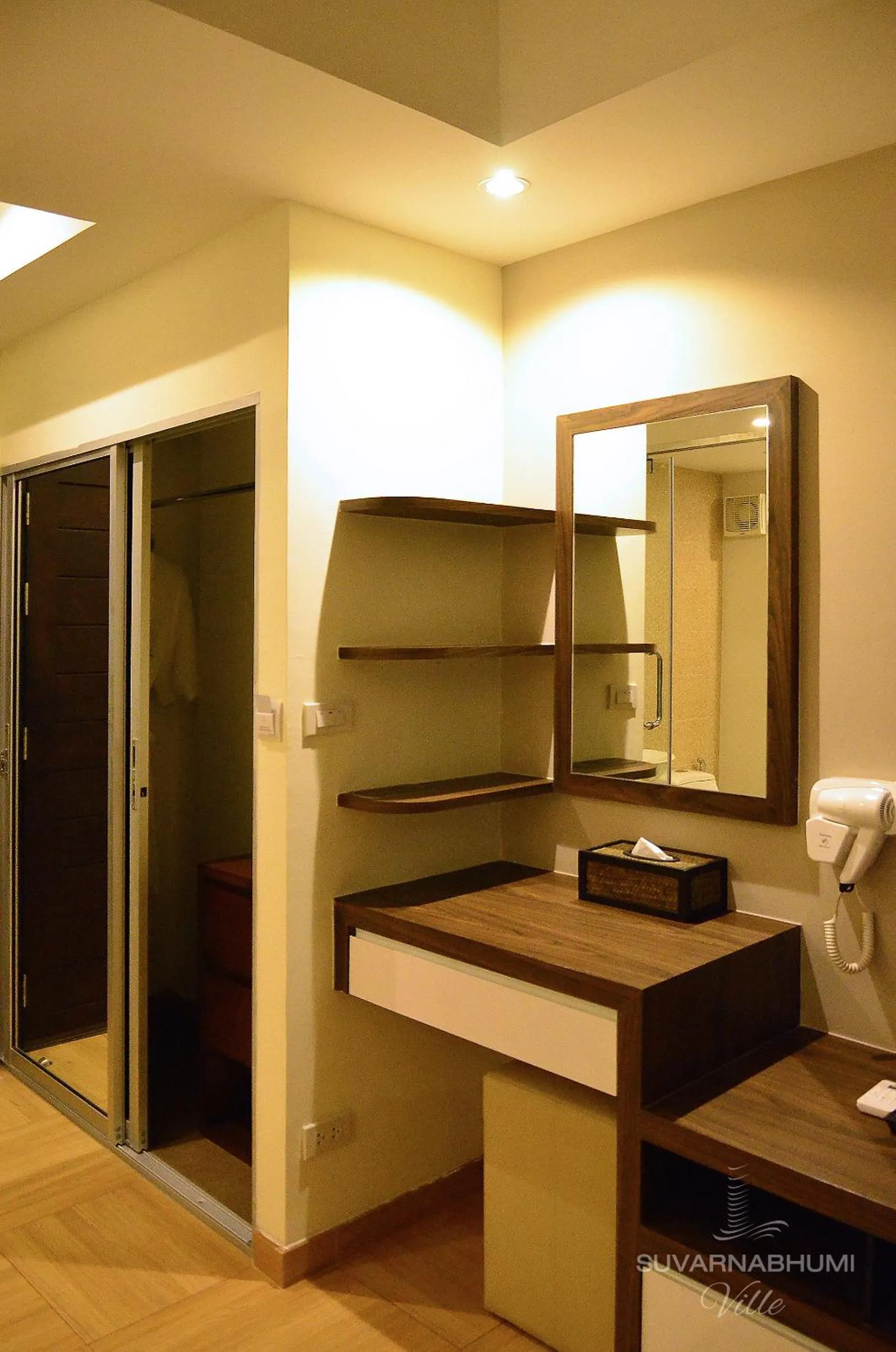 Bedroom, Bed in Suvarnabhumi Ville Airport Hotel