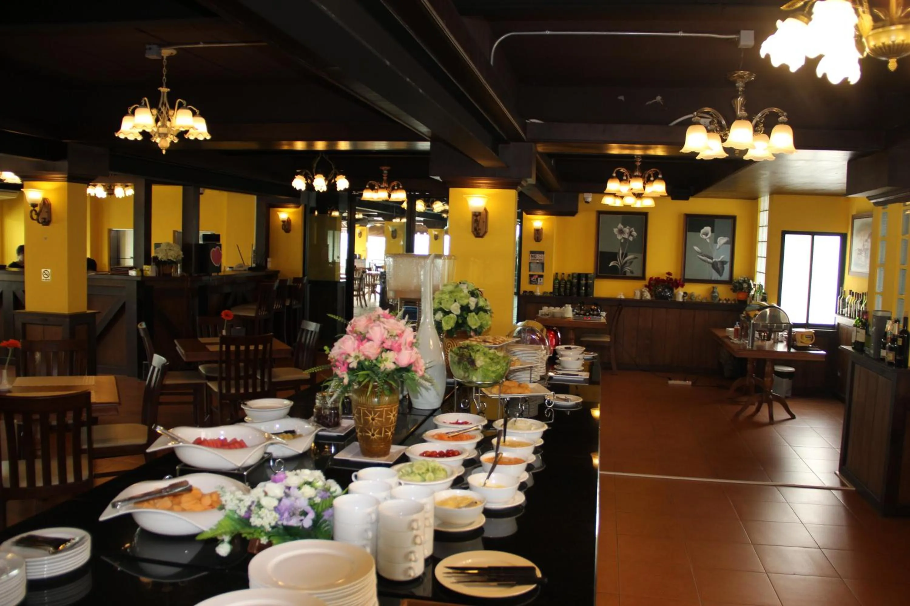 Restaurant/places to eat in Suvarnabhumi Ville Airport Hotel