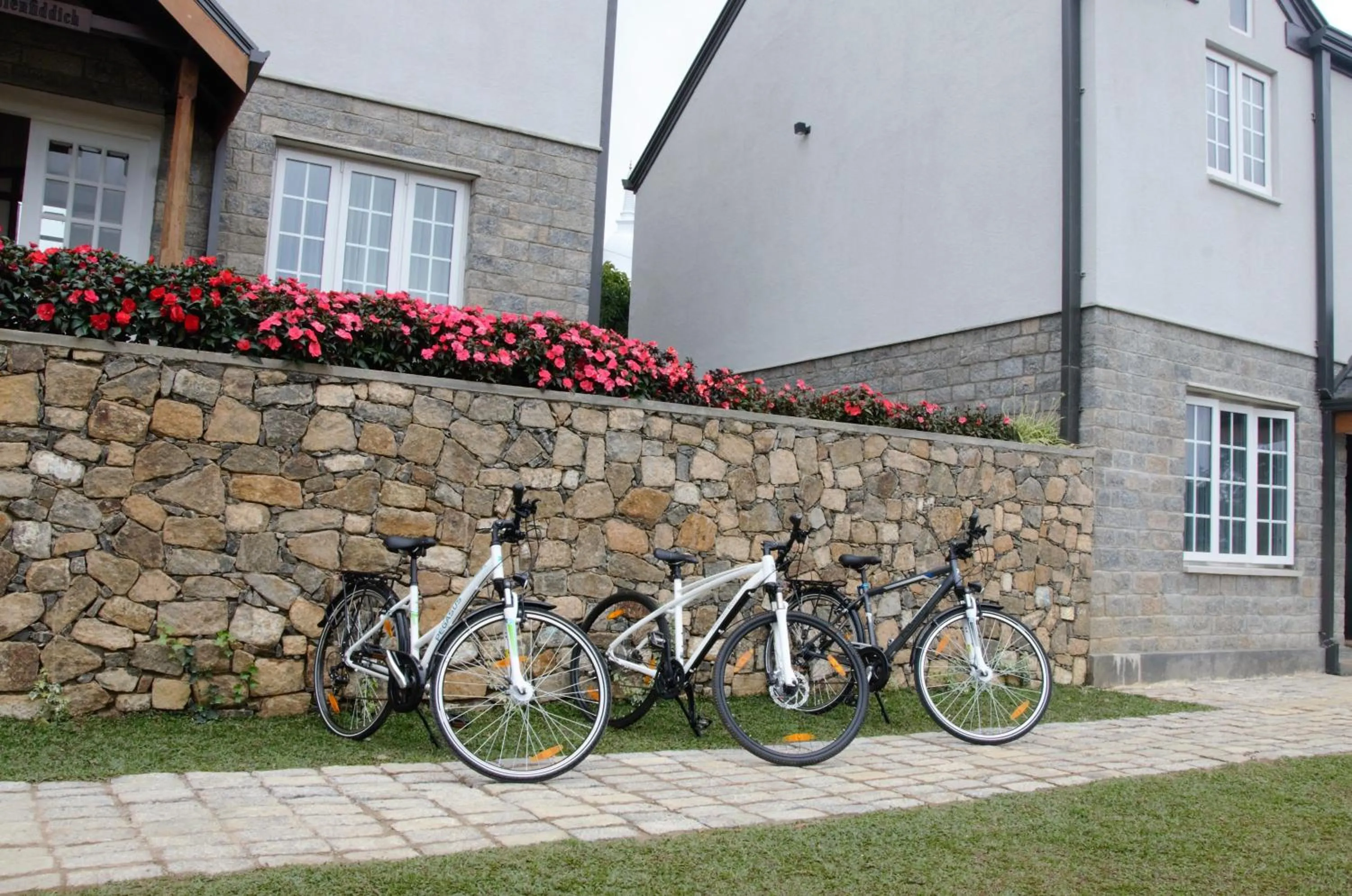 Cycling in The Planter's Legacy By Fairway