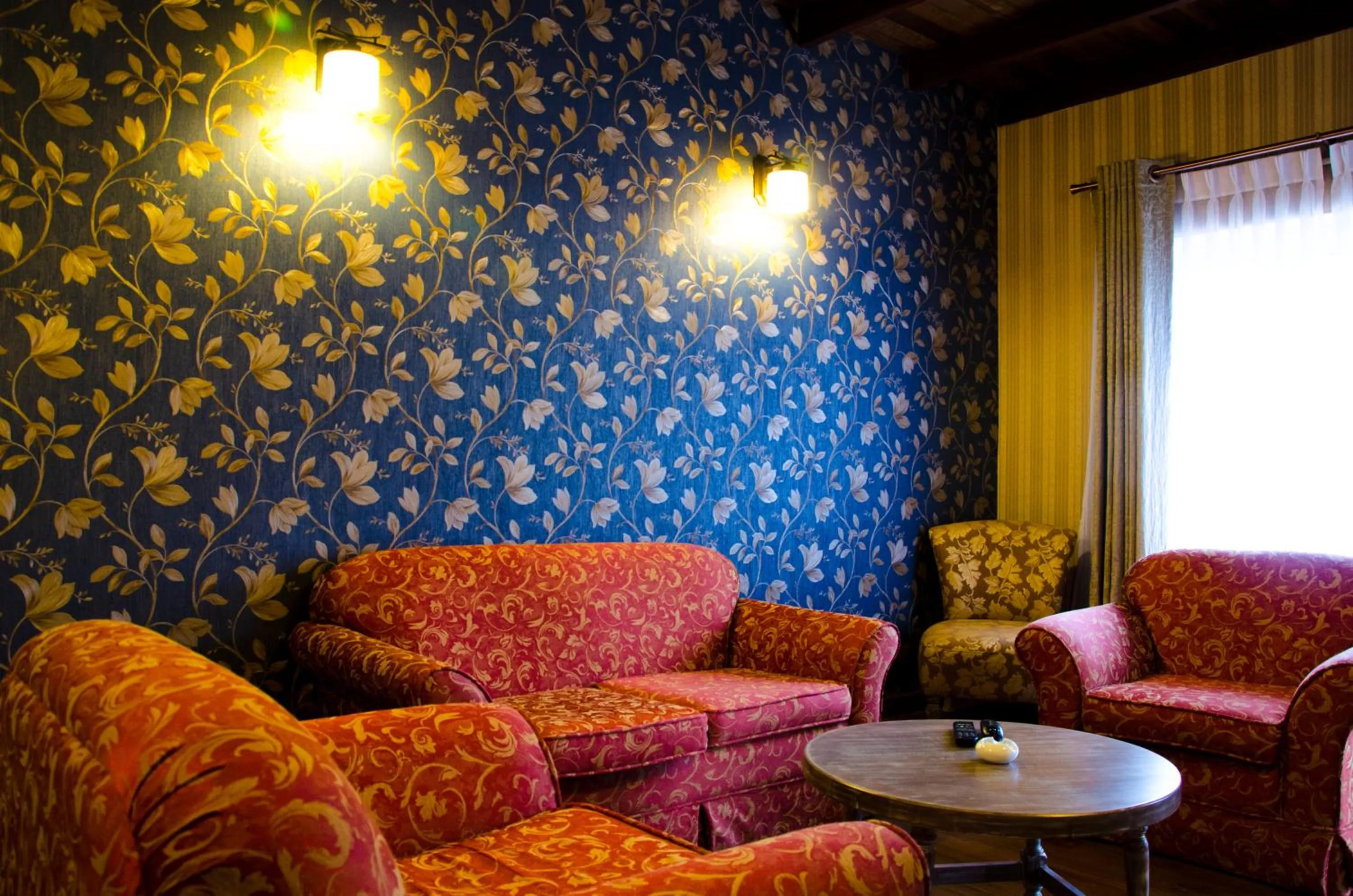 Living room in The Planter's Legacy By Fairway