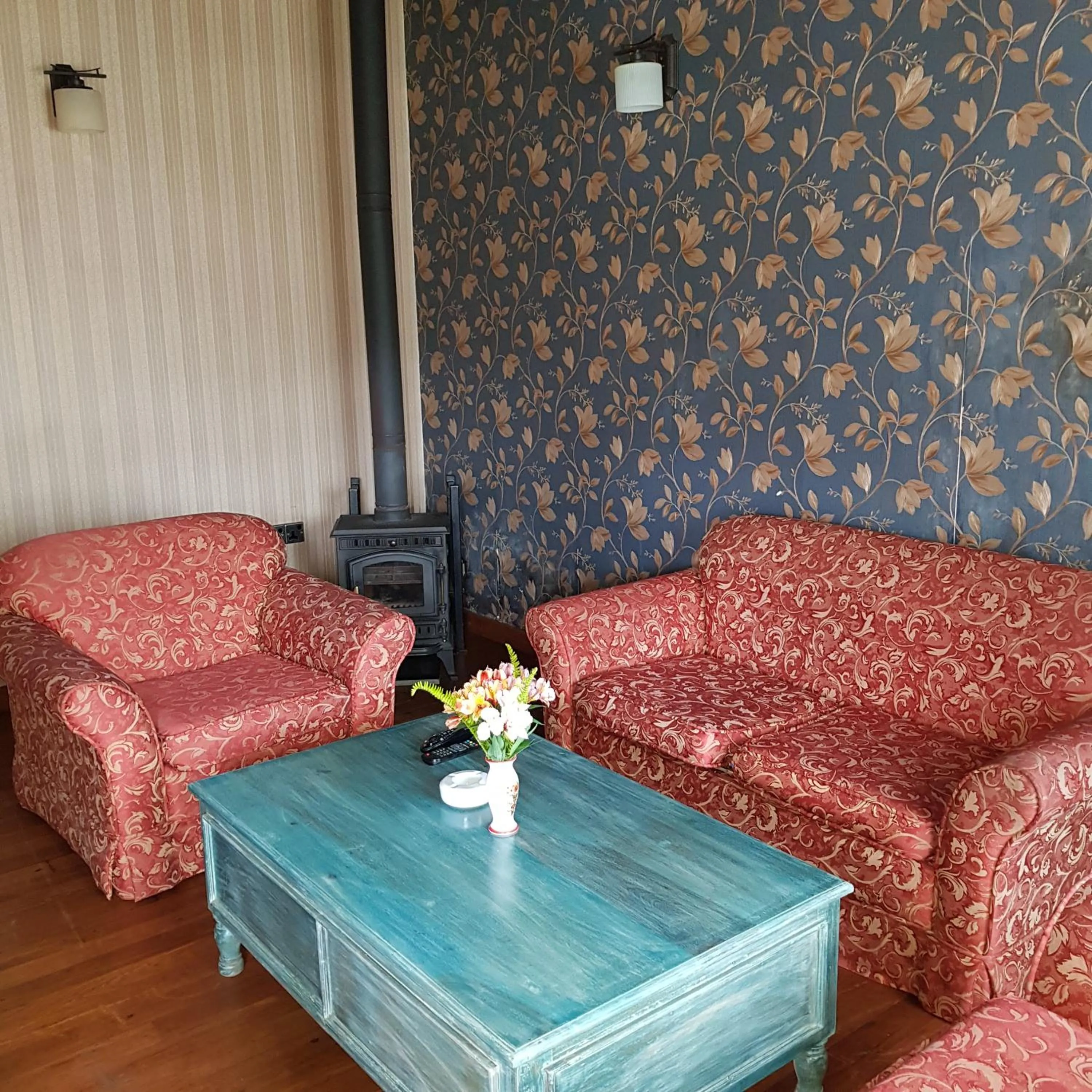 Living room in The Planter's Legacy By Fairway