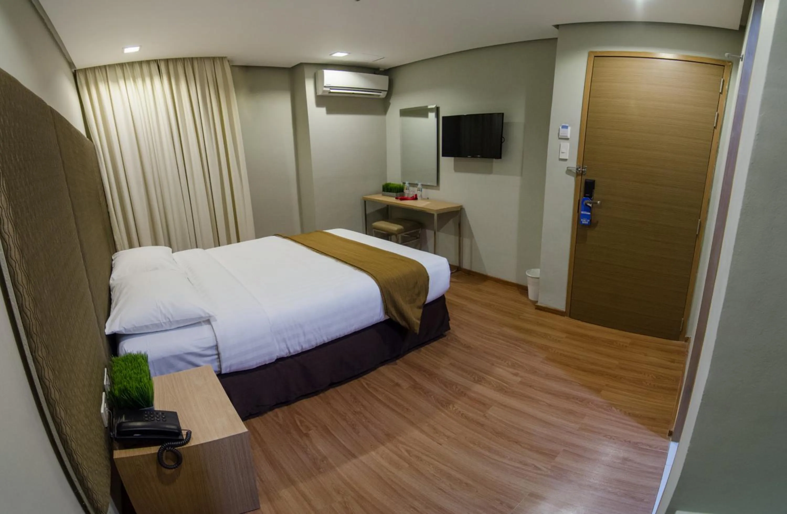 Bedroom, Bed in Madison Hotel PHL