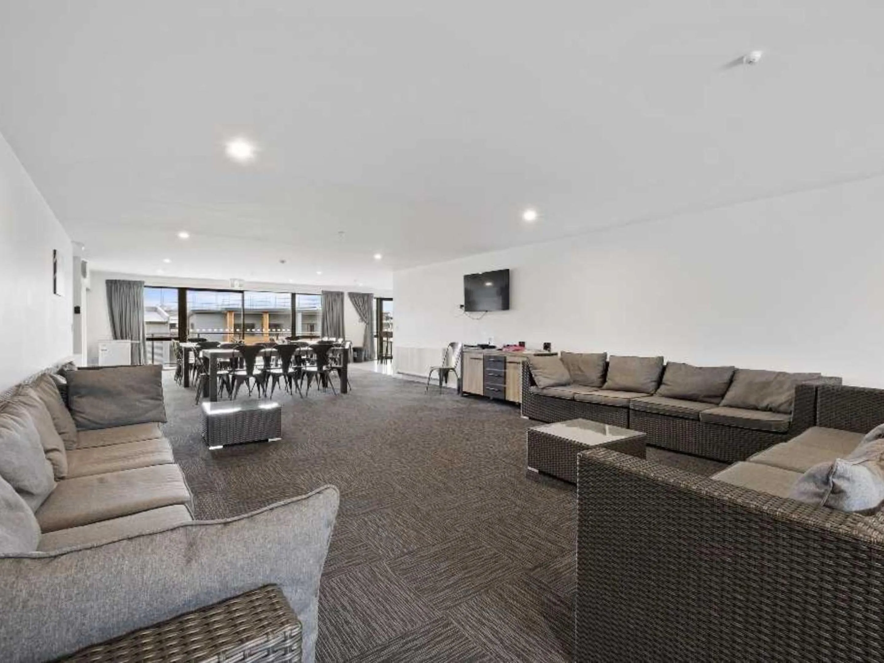 Communal lounge/ TV room in Falcon's Nest