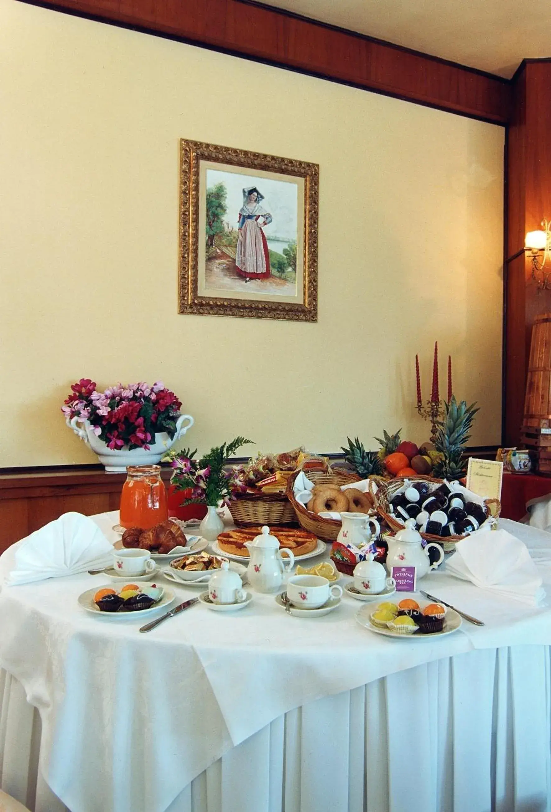 Restaurant/places to eat in Miralago Restaurant/places to eat in Miralago